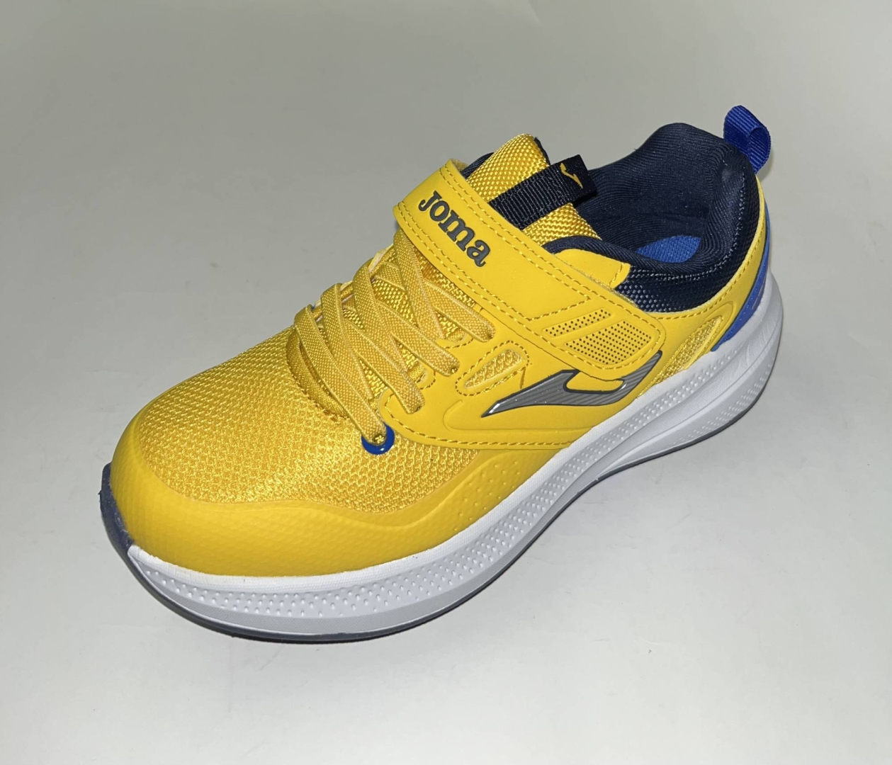 Zapatillas JOMA para niñ@s modelo FERRO en amarillo. D-112