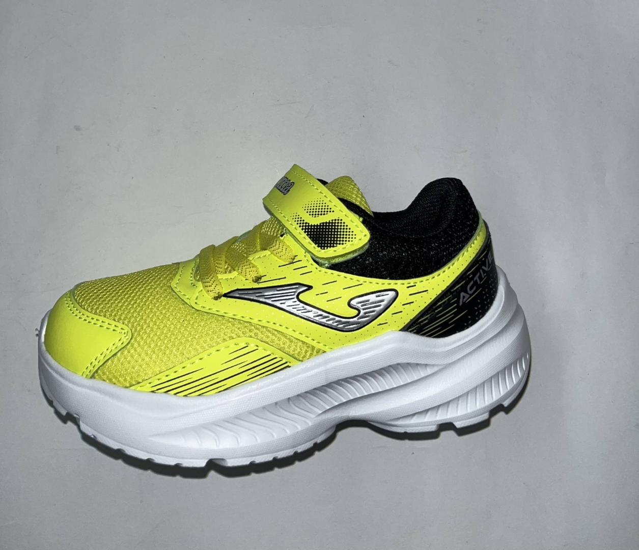 Zapatillas deportivas JOMA modelo ACTIVE con belcro en marino. D-116