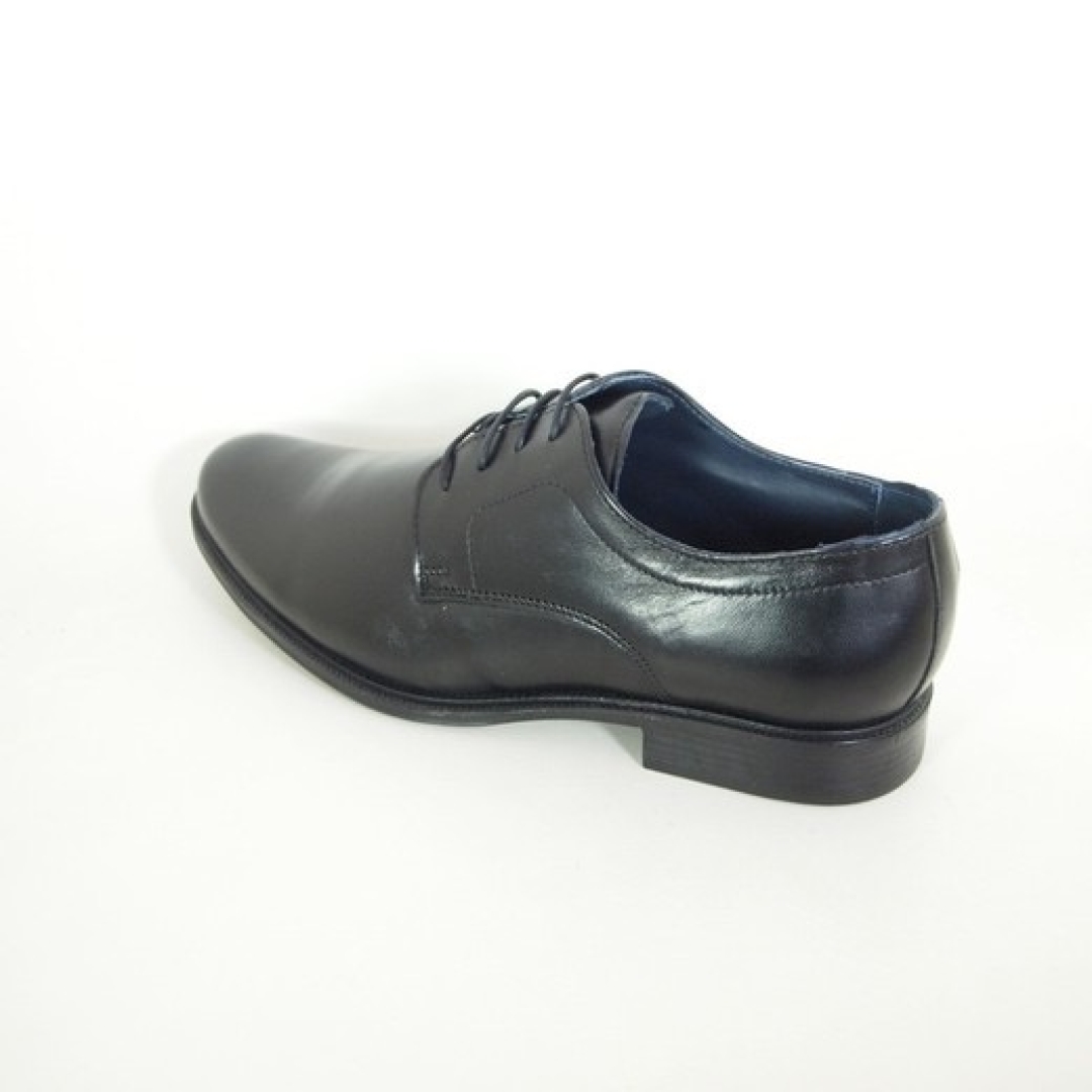 Zapato tipo blucher en piel negro para hombre de BARHUBER. H-341