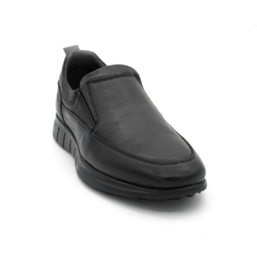 Zapato mocasín en negro para hombre de BARHUBER. H-342