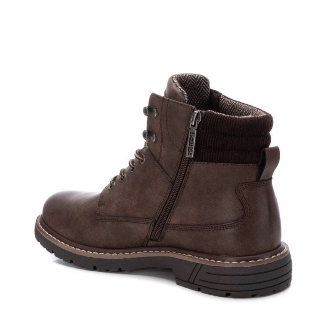 Botas casual para hombre en negro de REFRESHOES 171322. H-353