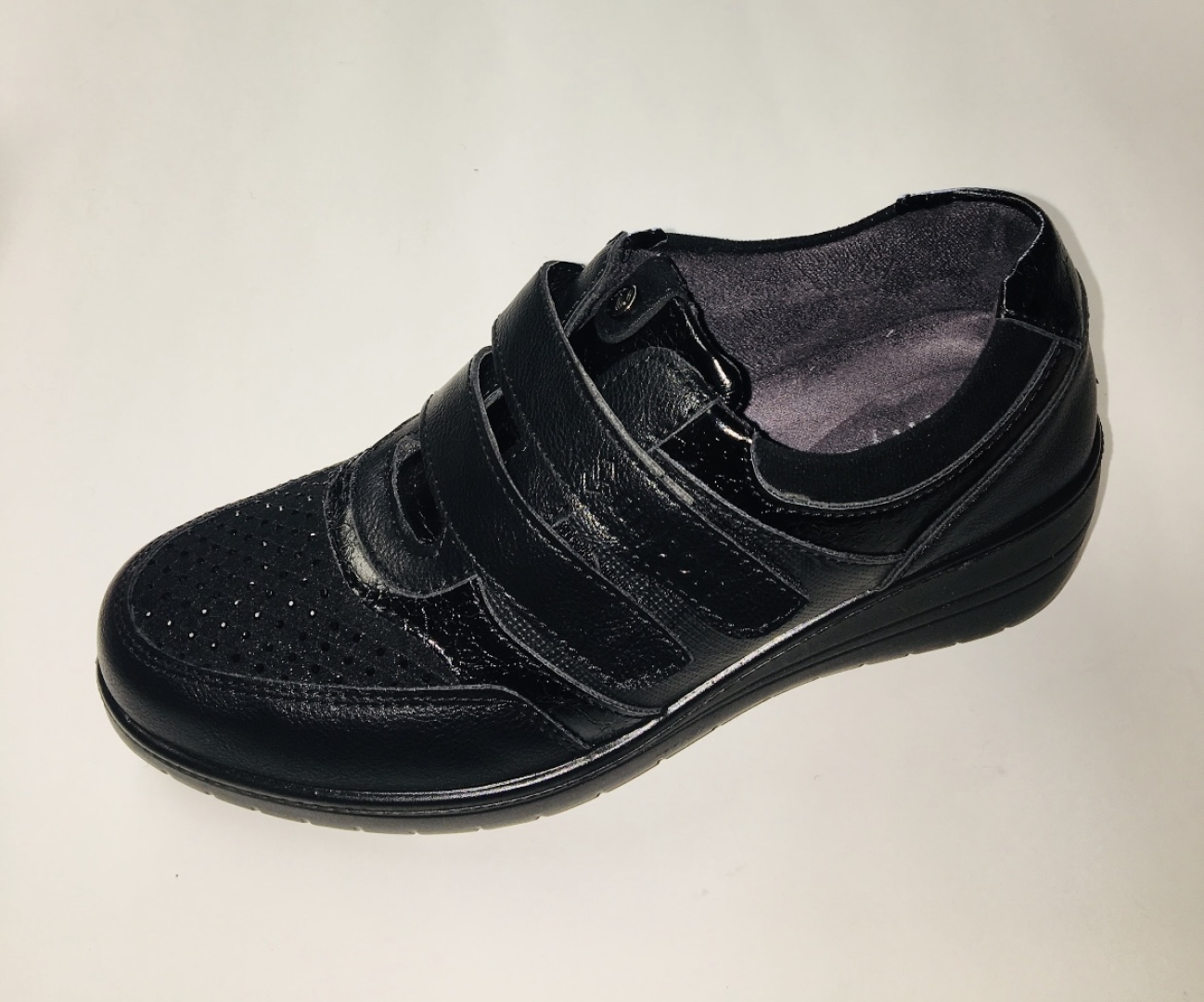 Zapato casual con veleros para mujer en negro de Mysoft 23M513. M-162