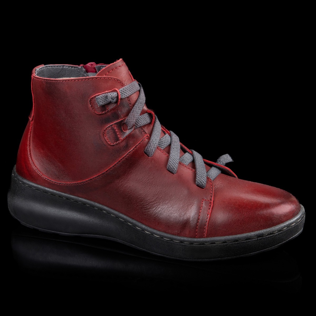 Botín de piel casual para mujer en granate de ERASESHOES 15007. M-207