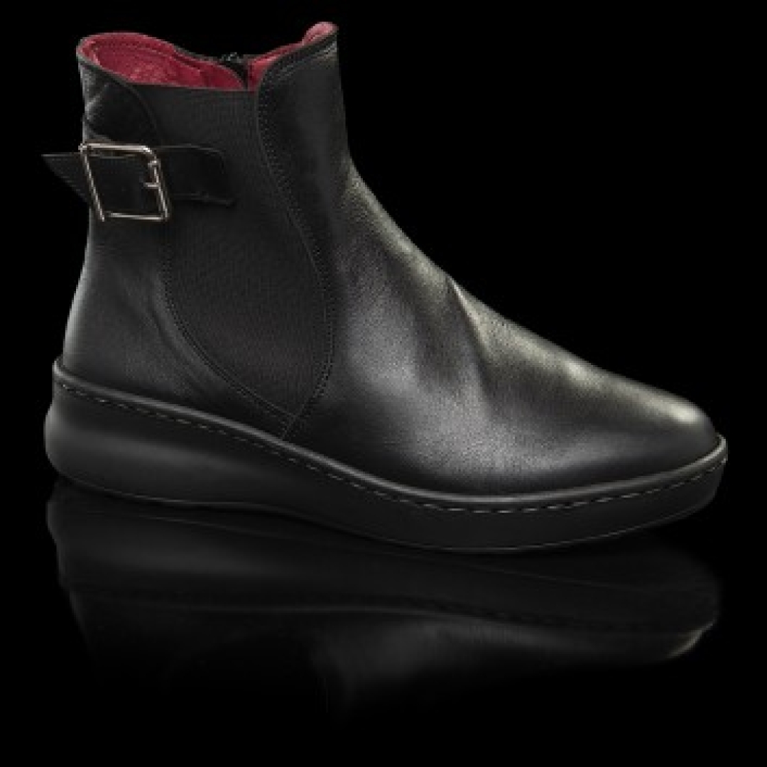 Botín para mujer casual en piel negra de ERASESHOES 15019. M-223
