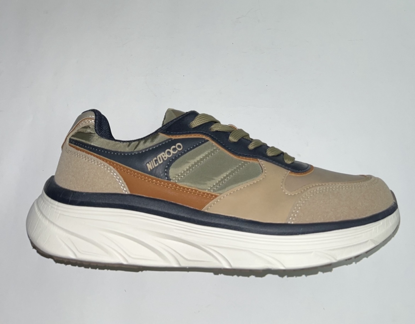 Deportivos casual para hombre con cordones en beige Monday de NICOBOCO. H-467