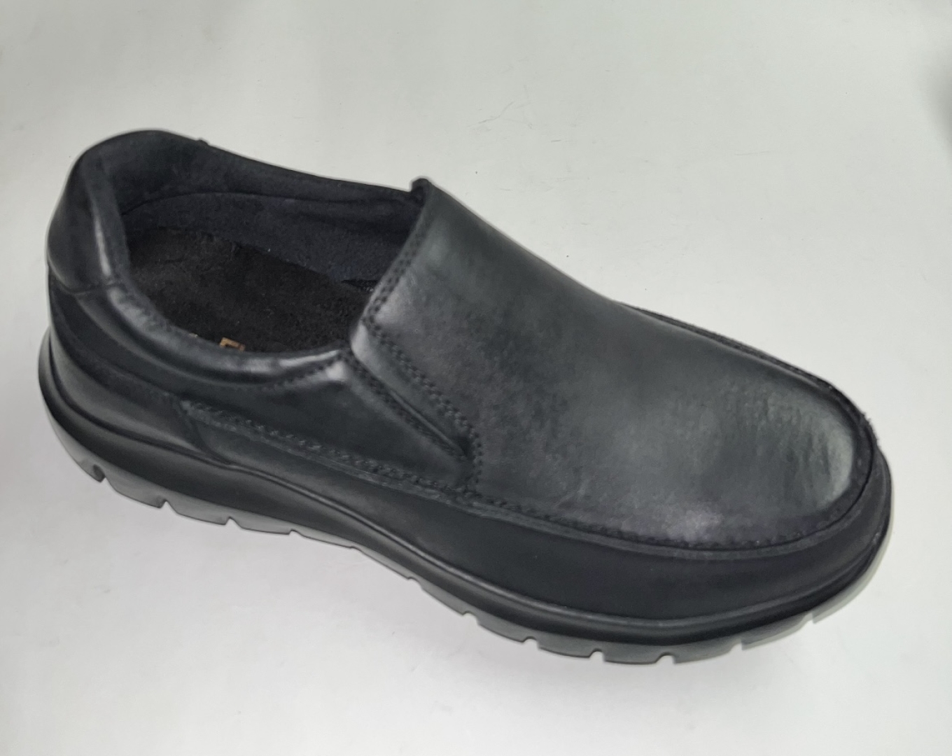 Zapato mocasín en piel negra 7020 de FLEXPIES. H-468