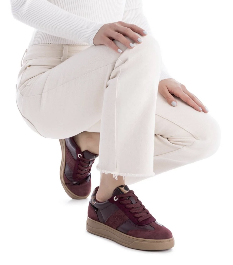 Zapato casual para mujer en burdeos con cordones 172954 de REFRESHOES. M-685