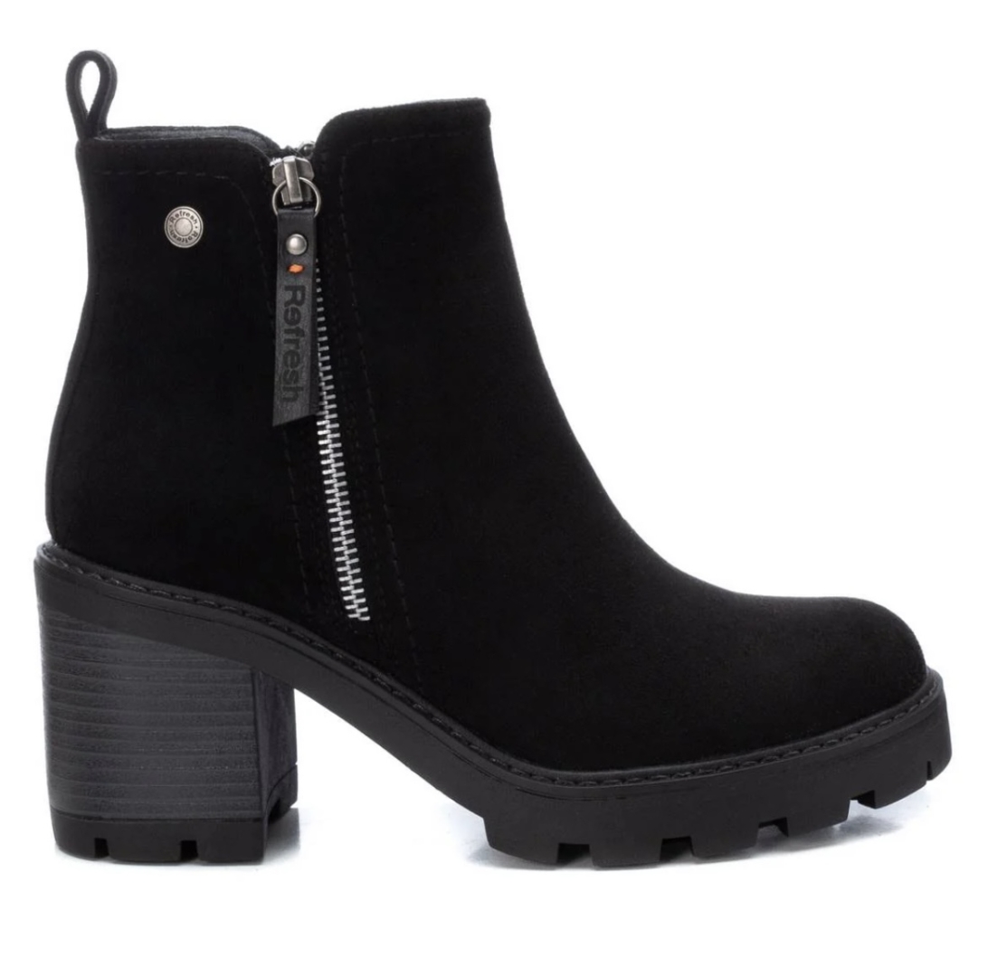 Bota corta con tacón en antelina negra 172125 de REFRESHOES. M-750