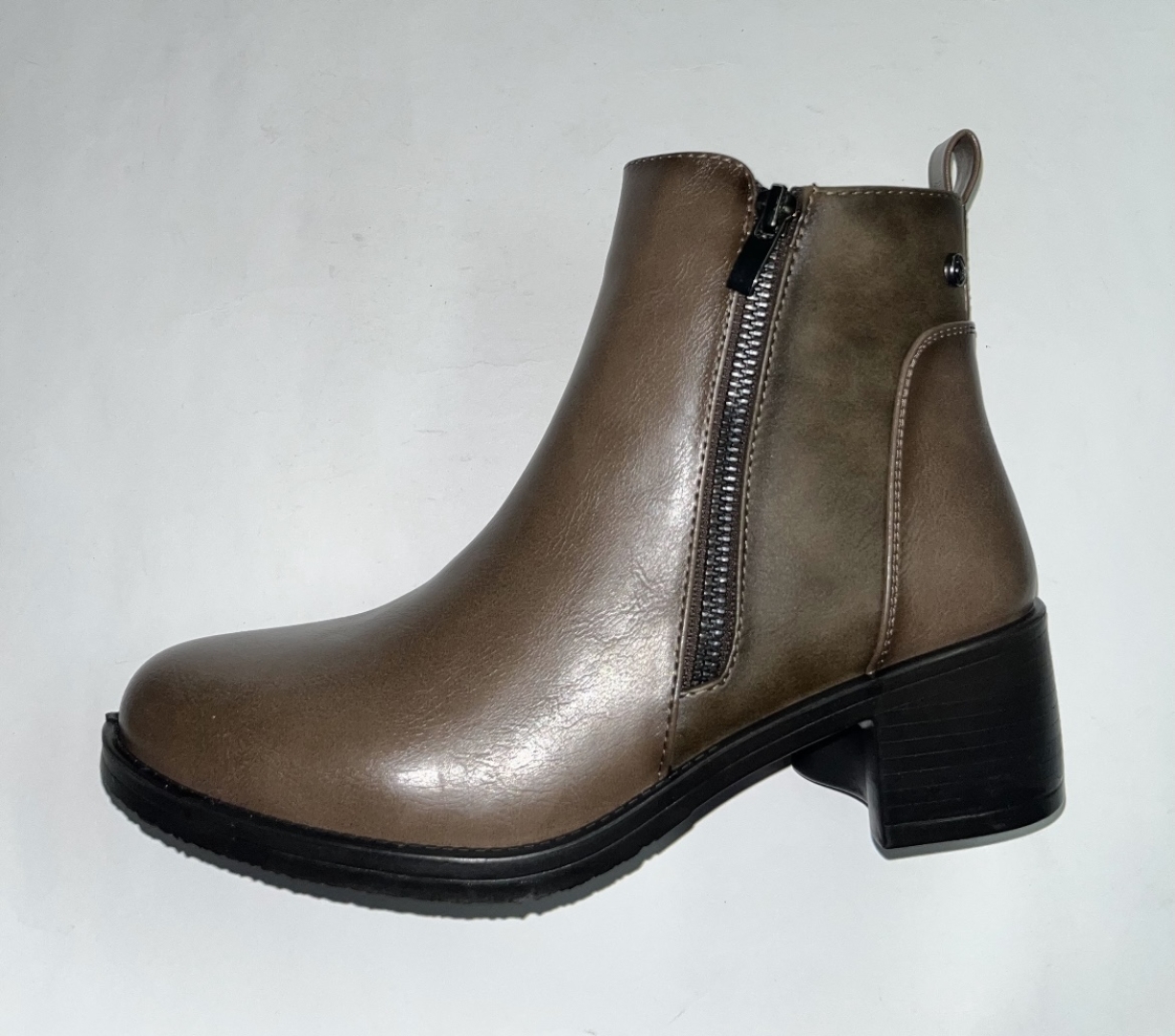 Botín de vestir para mujer co tacón medio en marrón 25M680 de MYSOFT. M-697