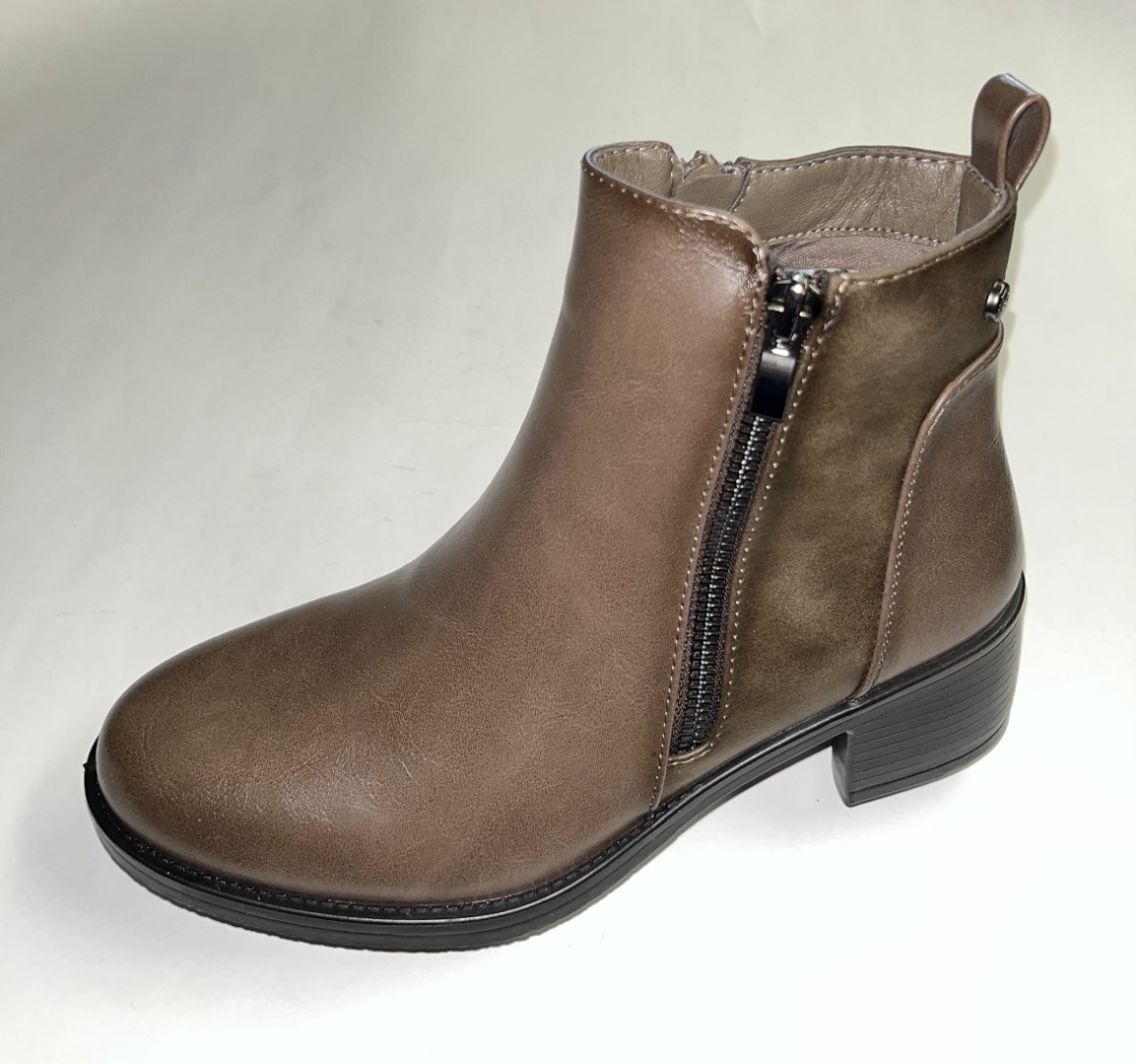 Botín de vestir para mujer co tacón medio en marrón 25M680 de MYSOFT. M-697