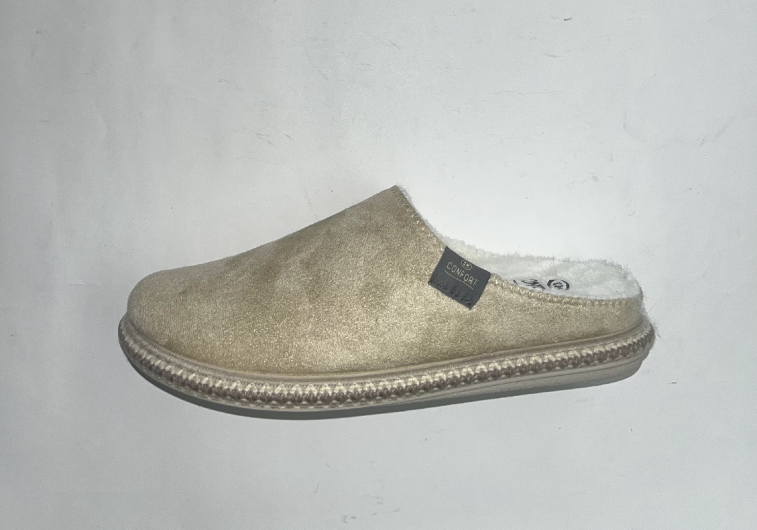 Zapatilla de casa en chancla para mujer tipo zueco de CALZAMUR. T-743