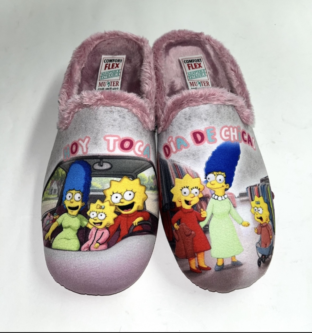 Zapatillas chancletas para mujer con dibujo de CHICAS SIMPSON de MUYTER. T-734