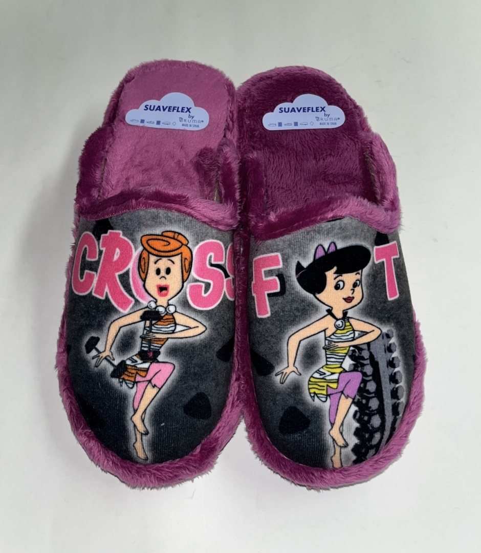 Zapatillas de casa para mujer chanclas con Betty y Vilma haciendo CROSSFIT de SUAVEFLEX. T-701