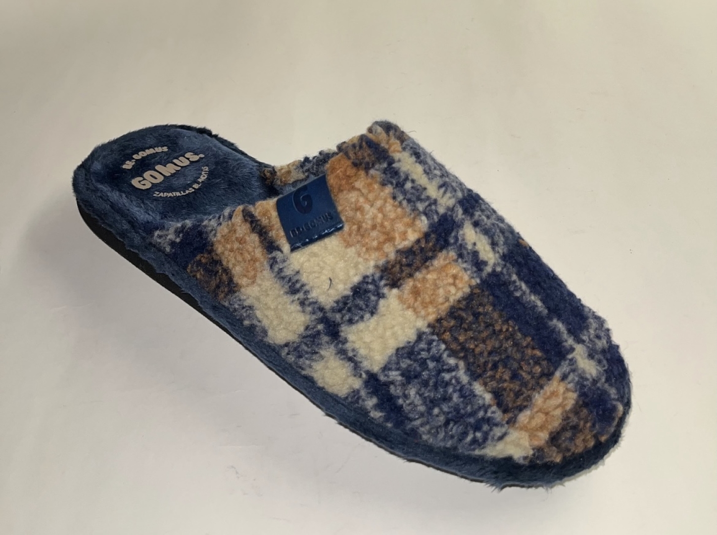 Zapatilla para hombre especial parquet de GOMUS. T-698