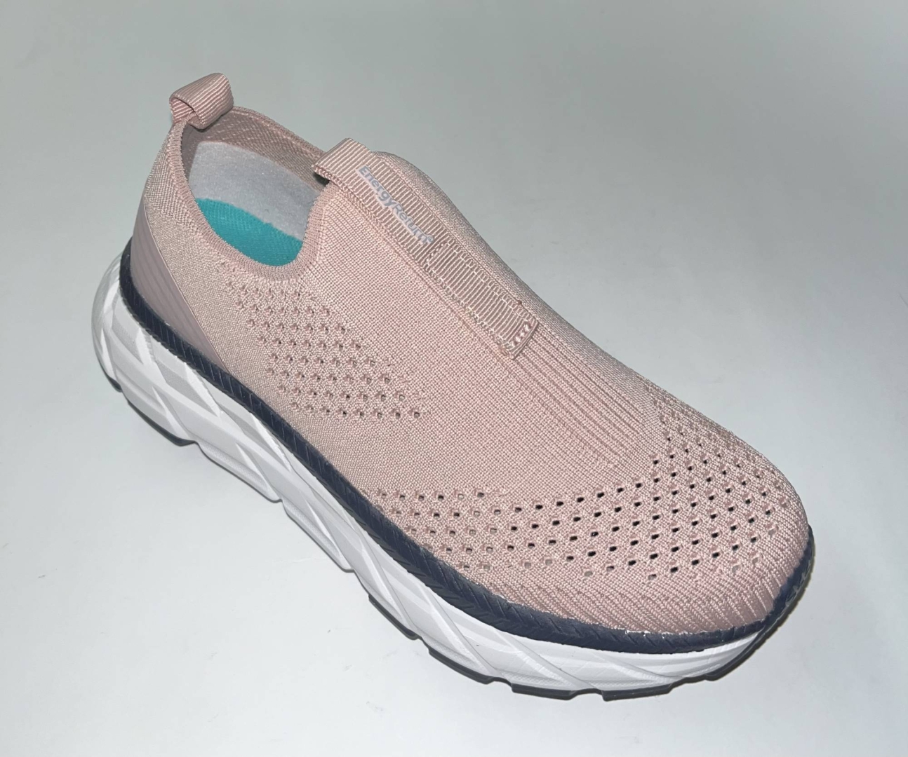 Zapatillas sin cordones NICIBOCO para mujer en color nude. D-048
