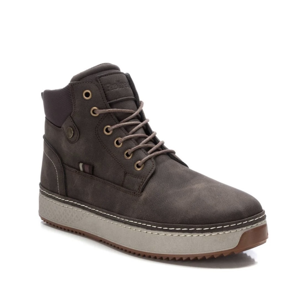 Bota corta para hombre en marrón 172286 de REFRESH. H-476