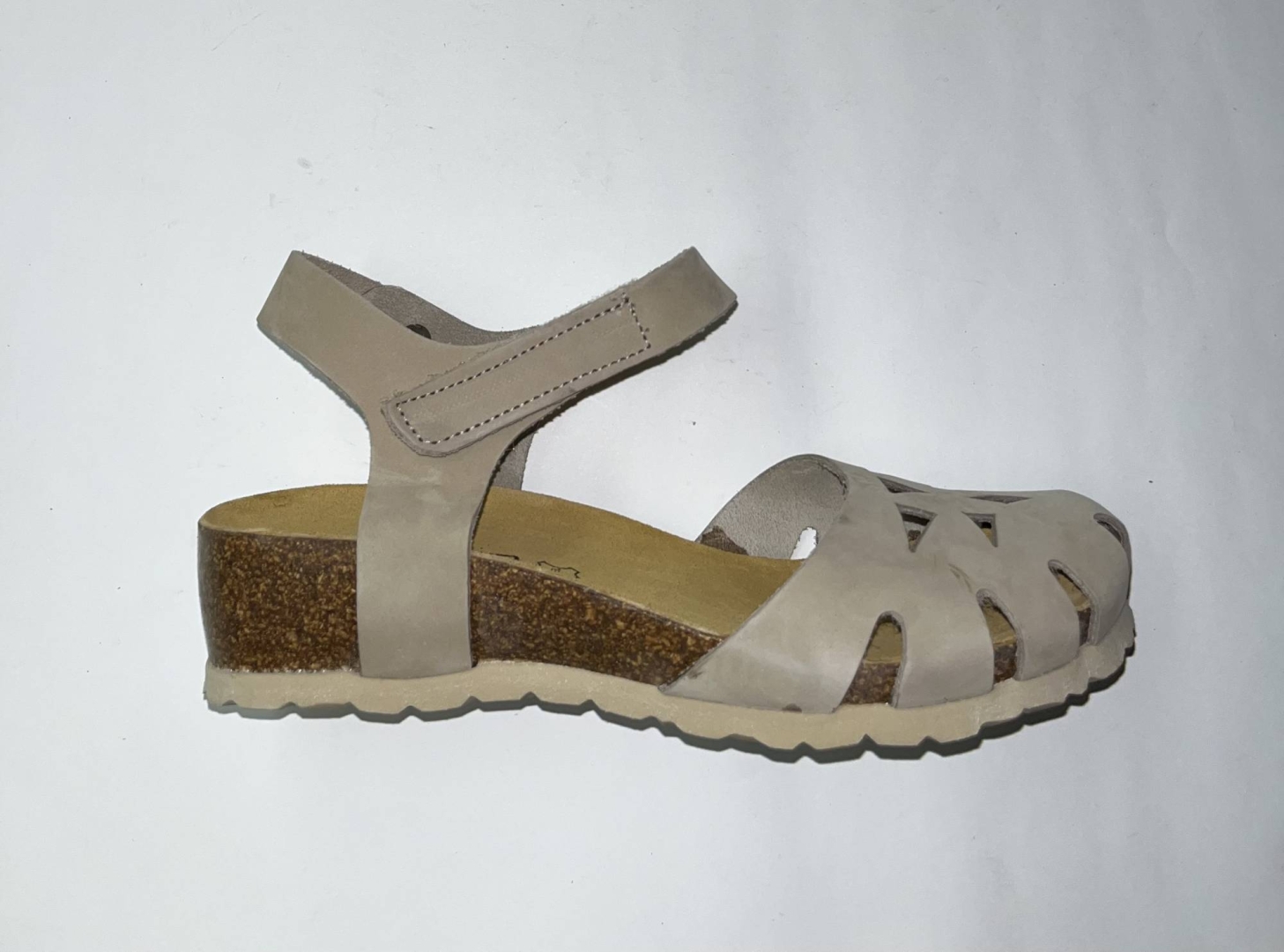 Sandalia para mujer tipo bio en piel beige mod. M-70 de KNK. M-590