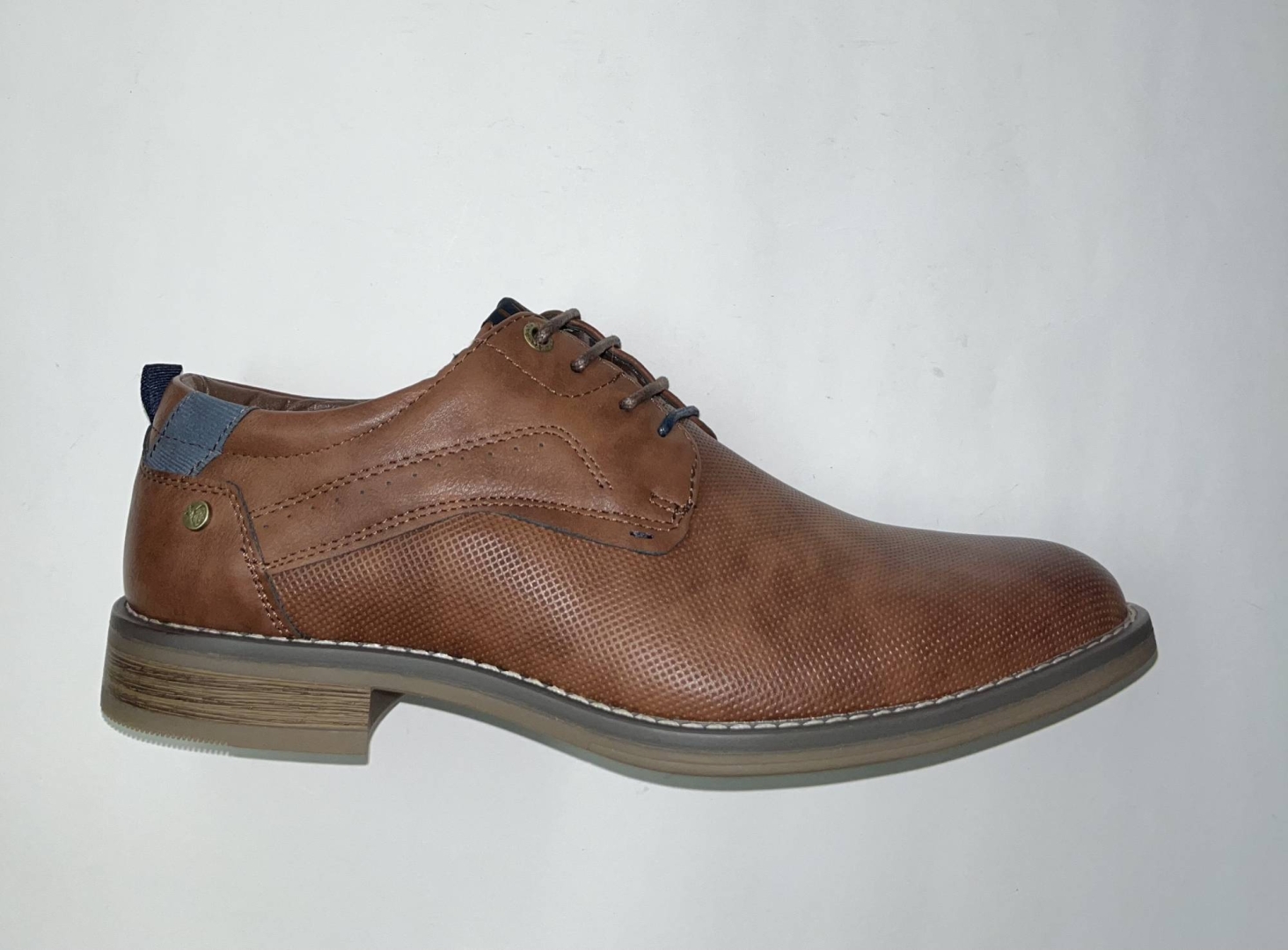 Zapato de cordones para hombre en marrón 20011 de LIBERTO. H-387