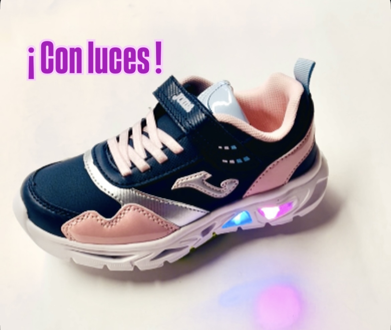 Zapatillas para niñas con luces en rosa y marino STAR de JOMA. D-182