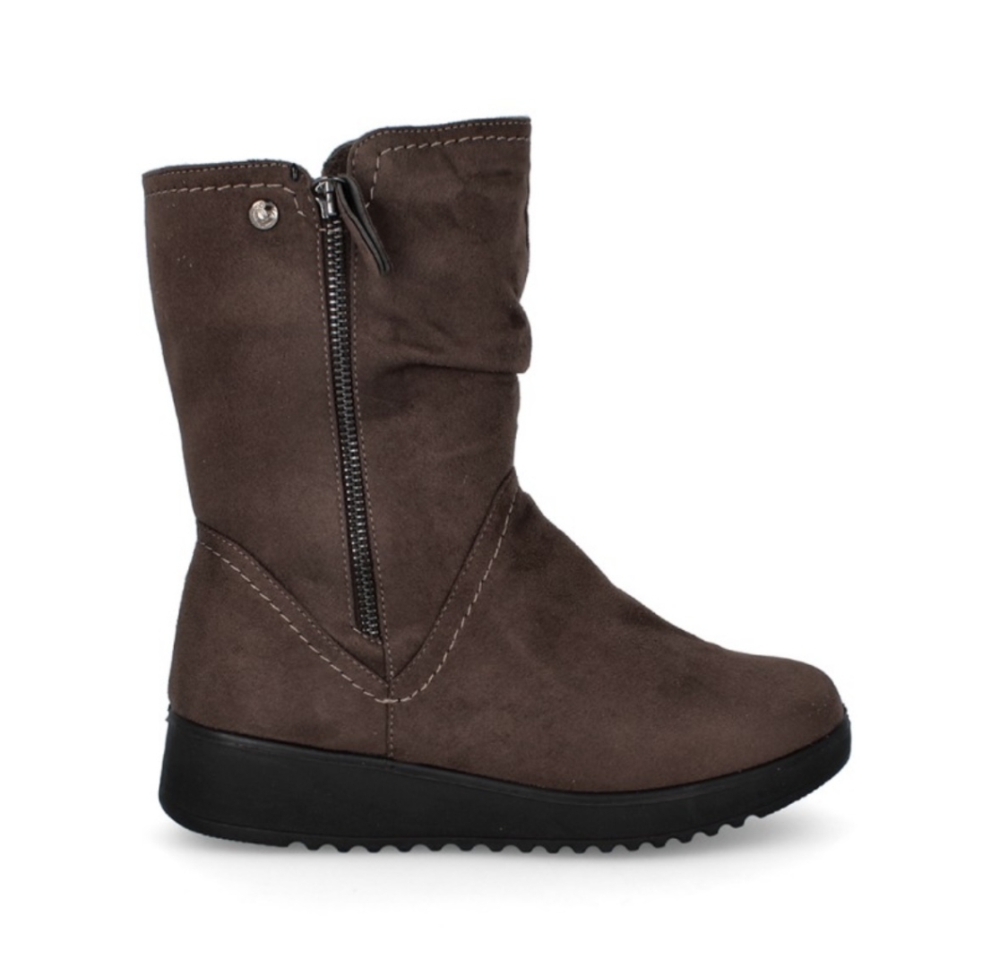 Botas en antelina marrón repelentes al agua AJH25477 de AMARPIES. M-742