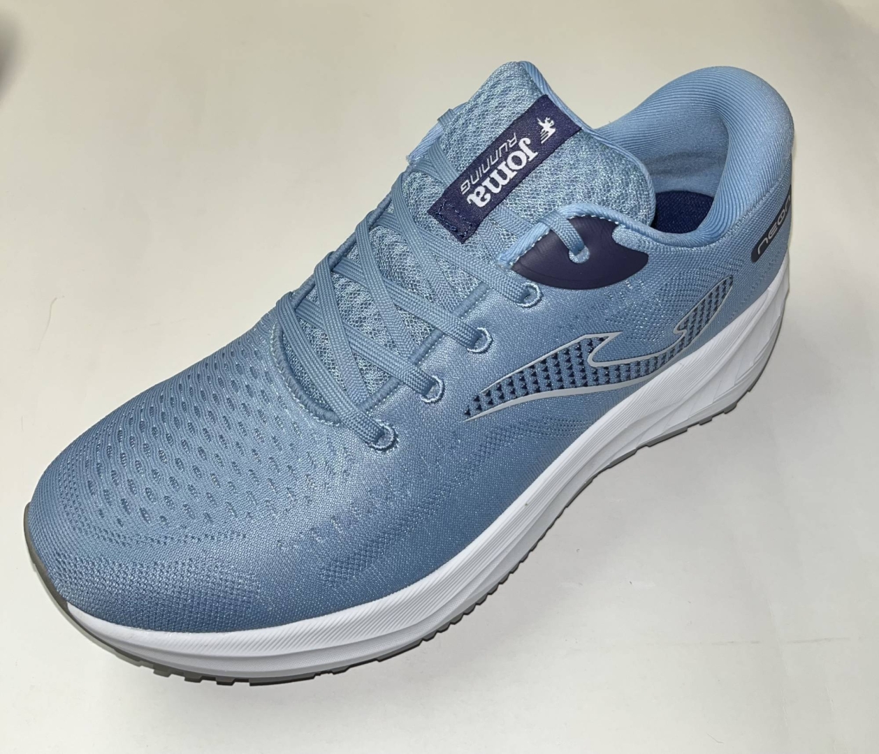 Deportivos runing en nylon azul para hombre Neón de JOMA. D-230
