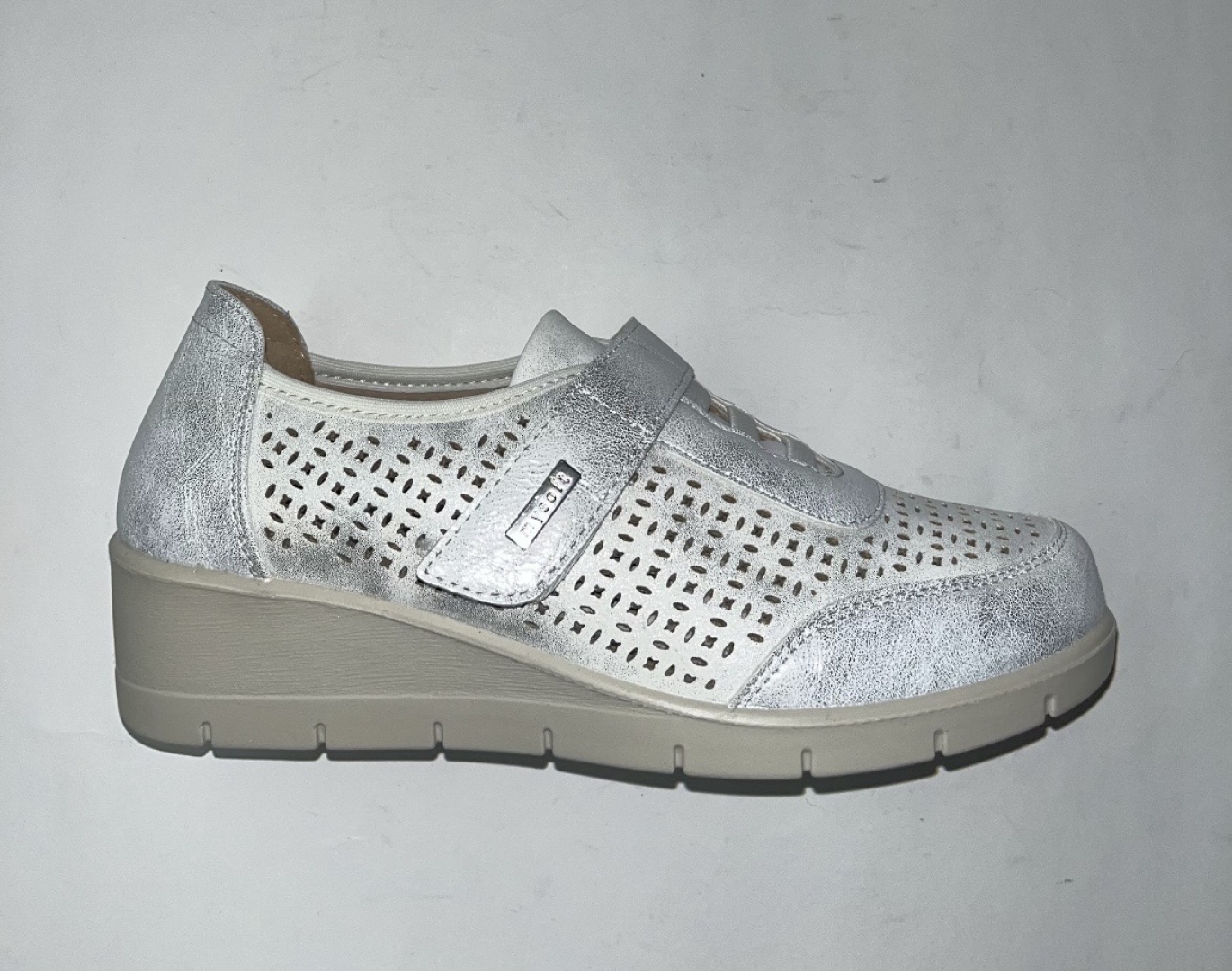 Zapato casual con velcro para mujer 26M200 de MYSOFT. M-006