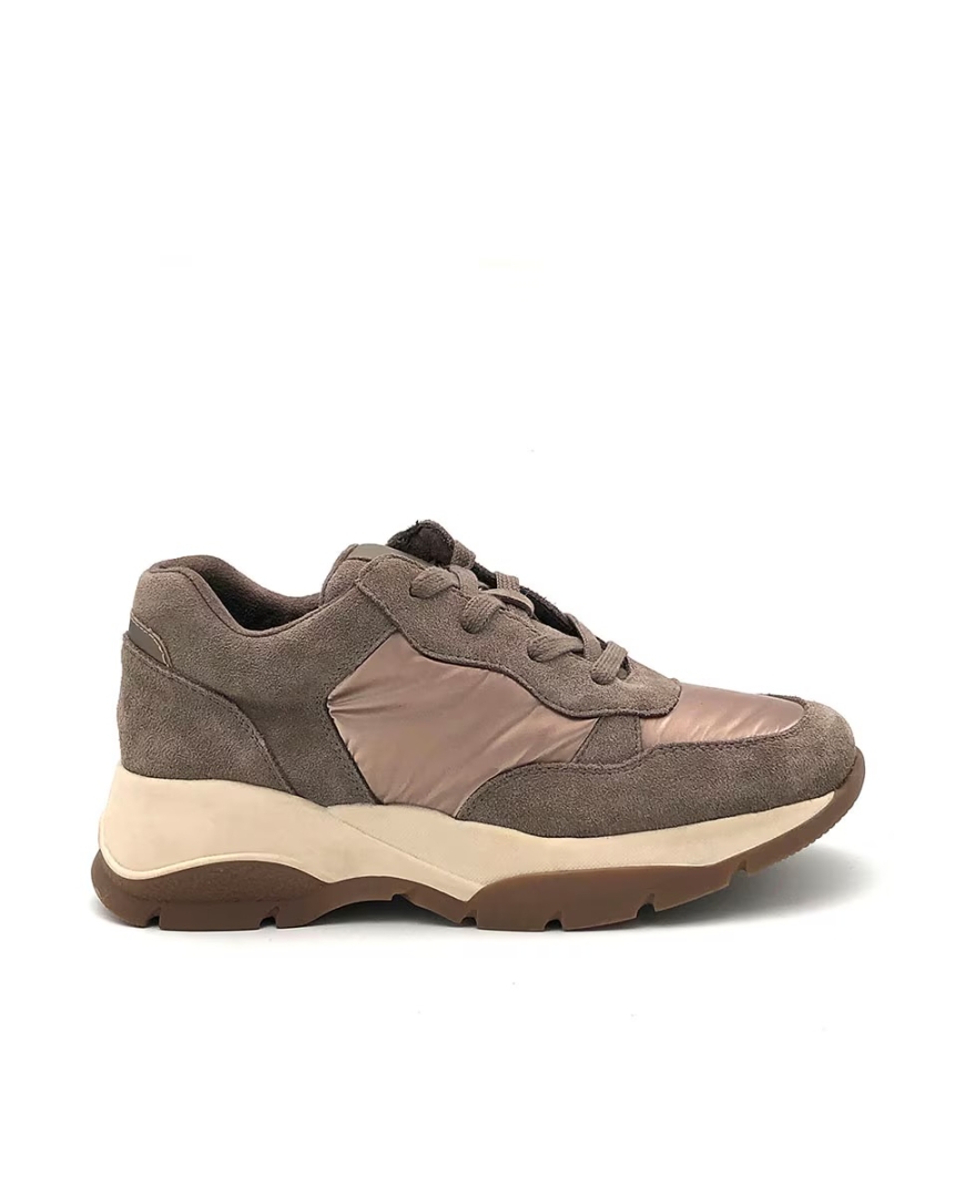 Zapato deportivo para mujer en marrón y rosa K31270 de KELARA. M-435