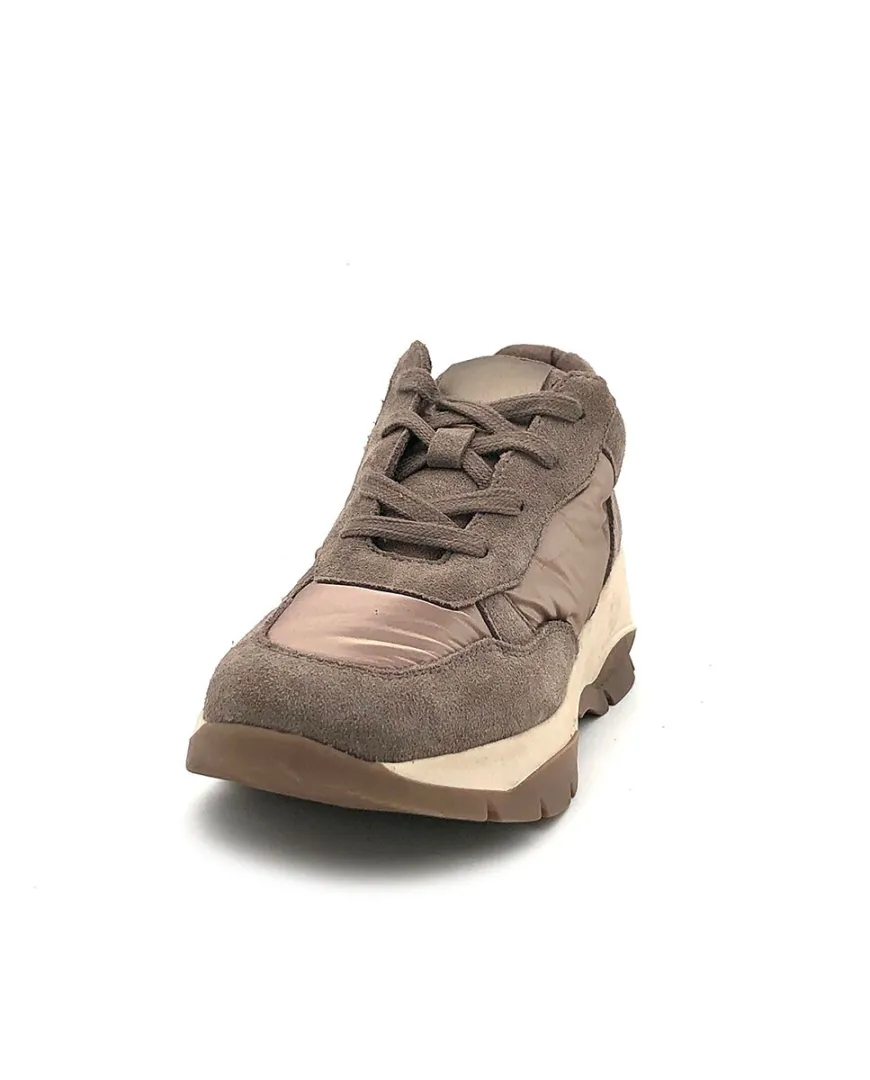 Zapato deportivo para mujer en marrón y rosa K31270 de KELARA. M-435