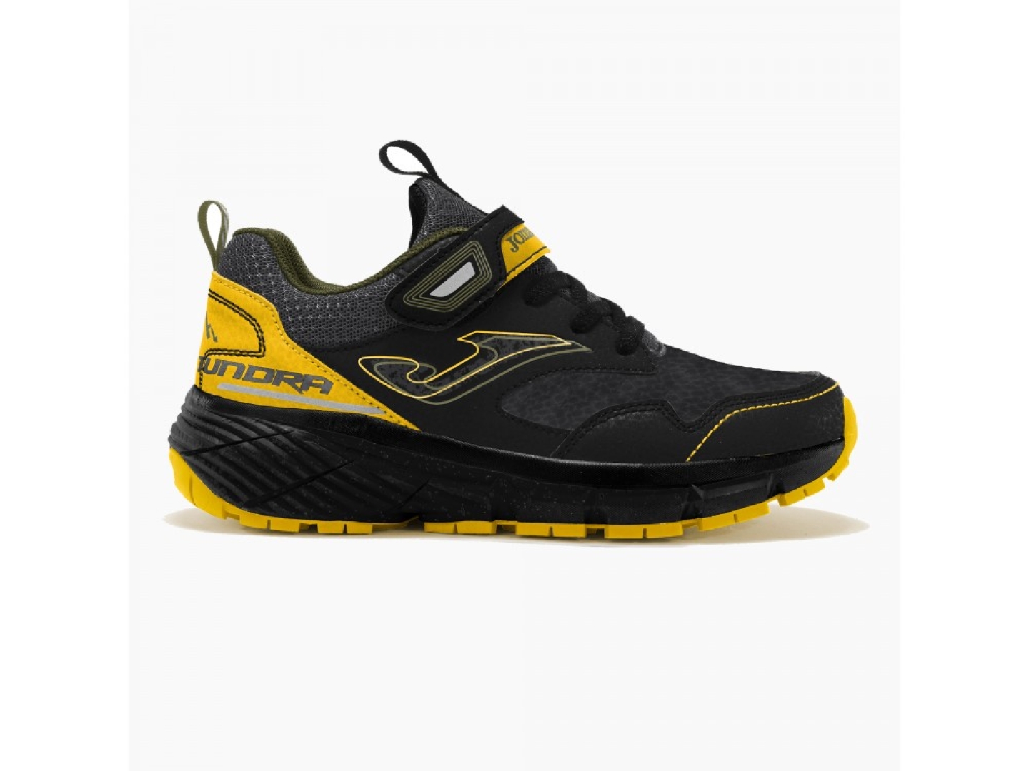 Zapatilla deportiva para niños en negro y amarillo Tundra de JOMA. D-080