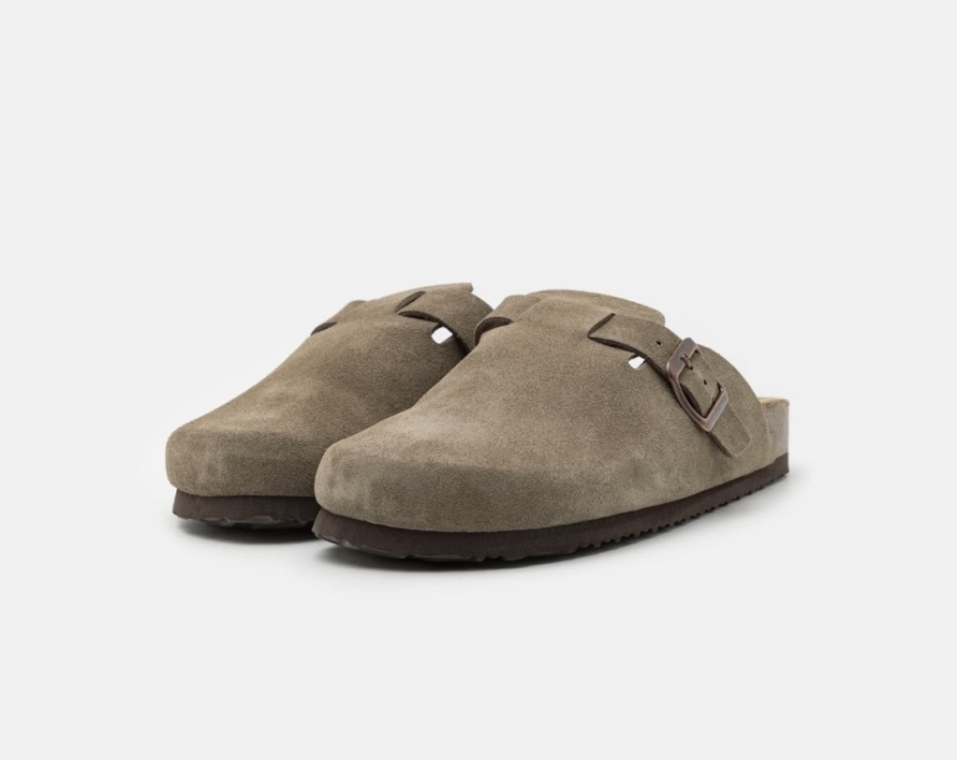 Zueco tipo zueco para mujer en piel taupe 0355 de KARNAK. M-015