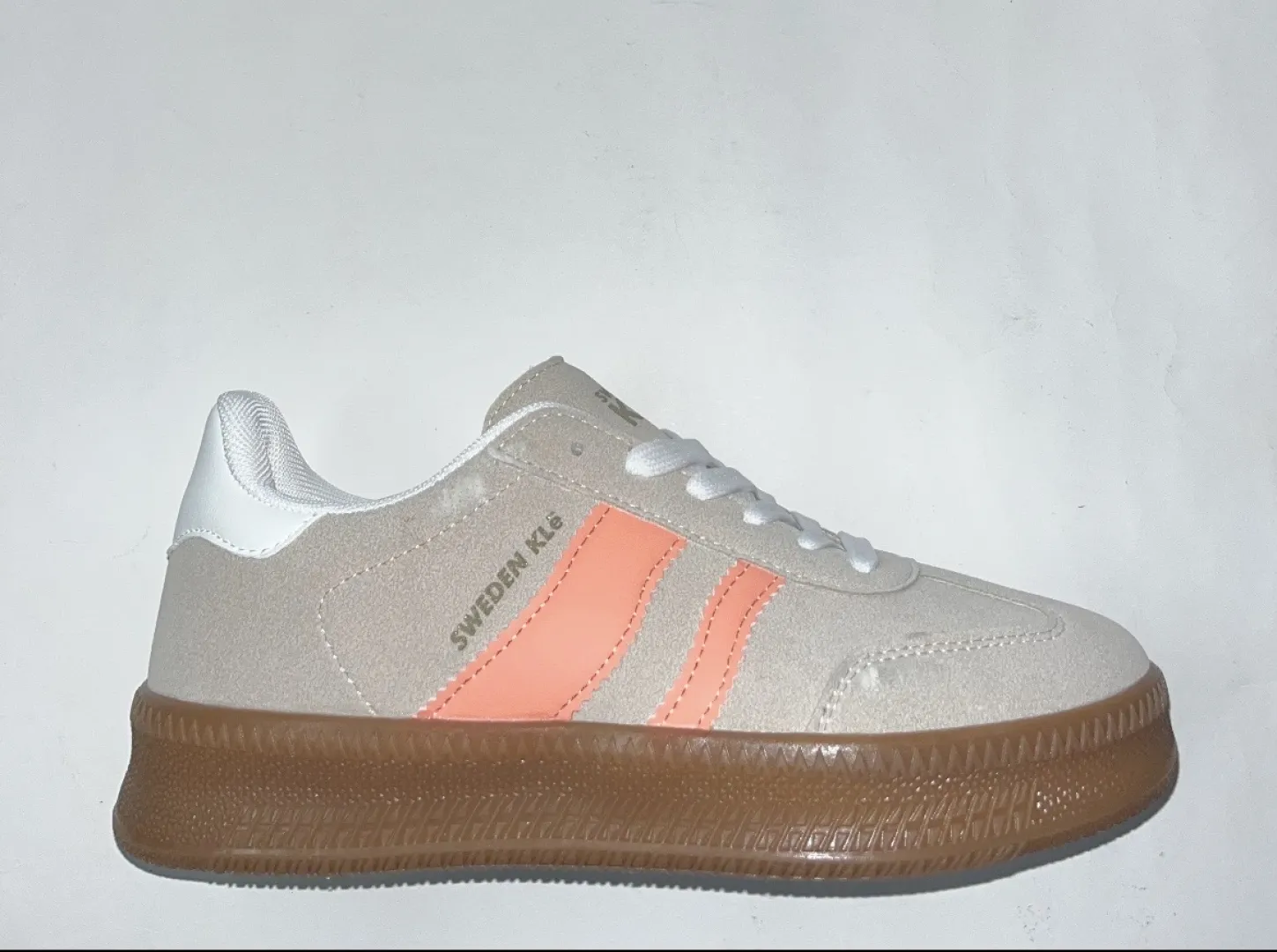 Zapatillas de suela plana para mujer en color gris y salmón Dorothy de SWEDEN KLË. D-242