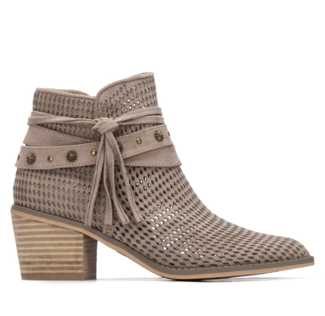 Botín de primavera para mujer en taupe 175180 de REFRESHOES. M-071