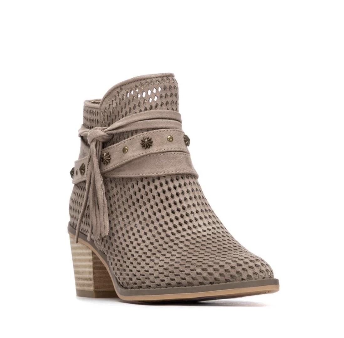 Botín de primavera para mujer en taupe 175180 de REFRESHOES. M-071