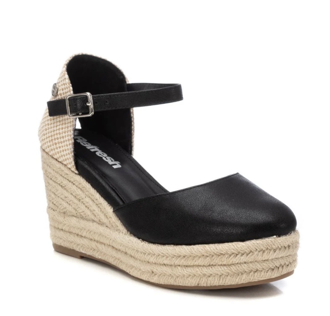 Espardeñas con cuña y plataforma en negro 172782 de REFRESHOES. M-072