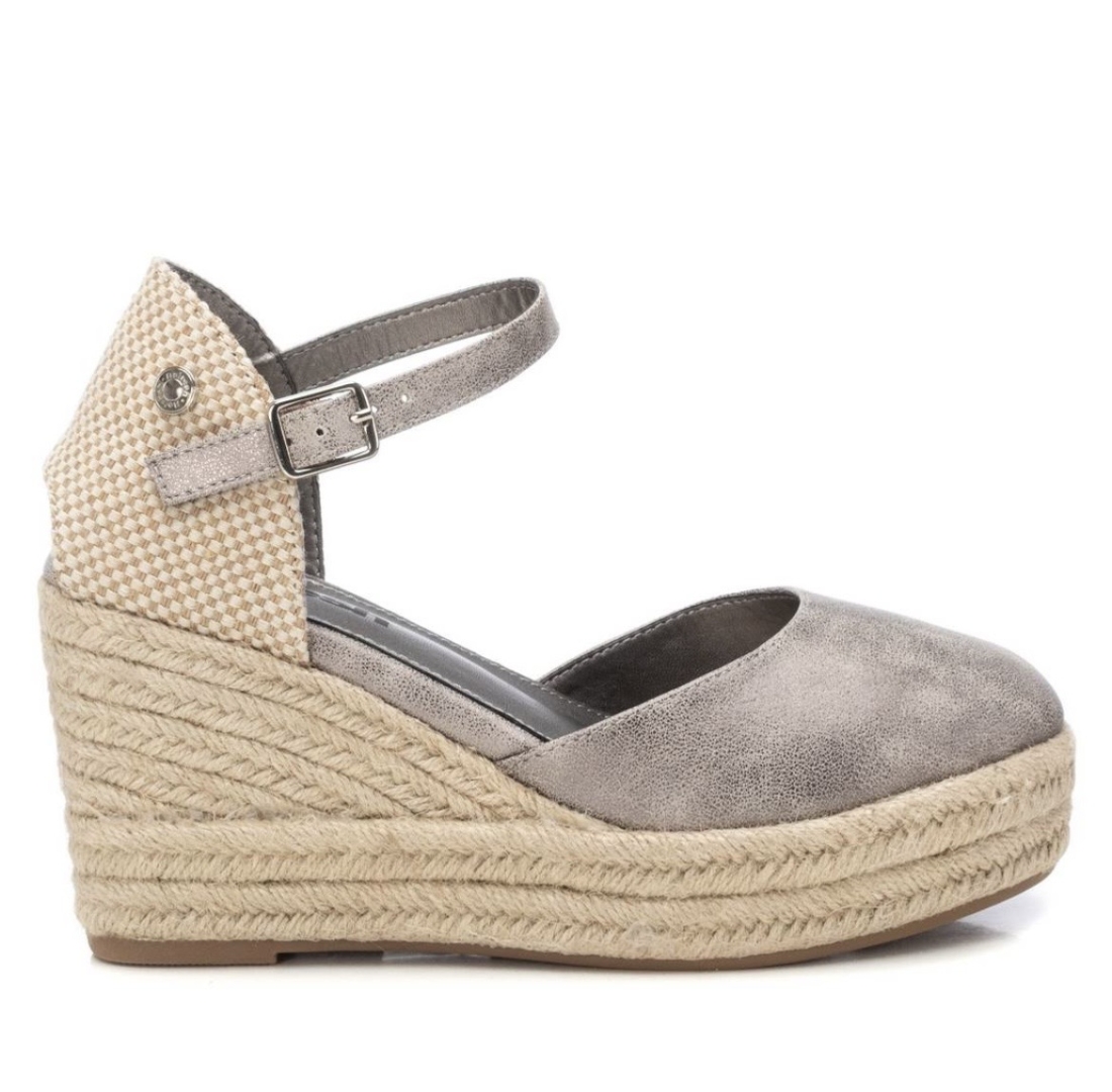 Valencianas con cuña en taupe satinado 172782 de REFRESHOES. M-073