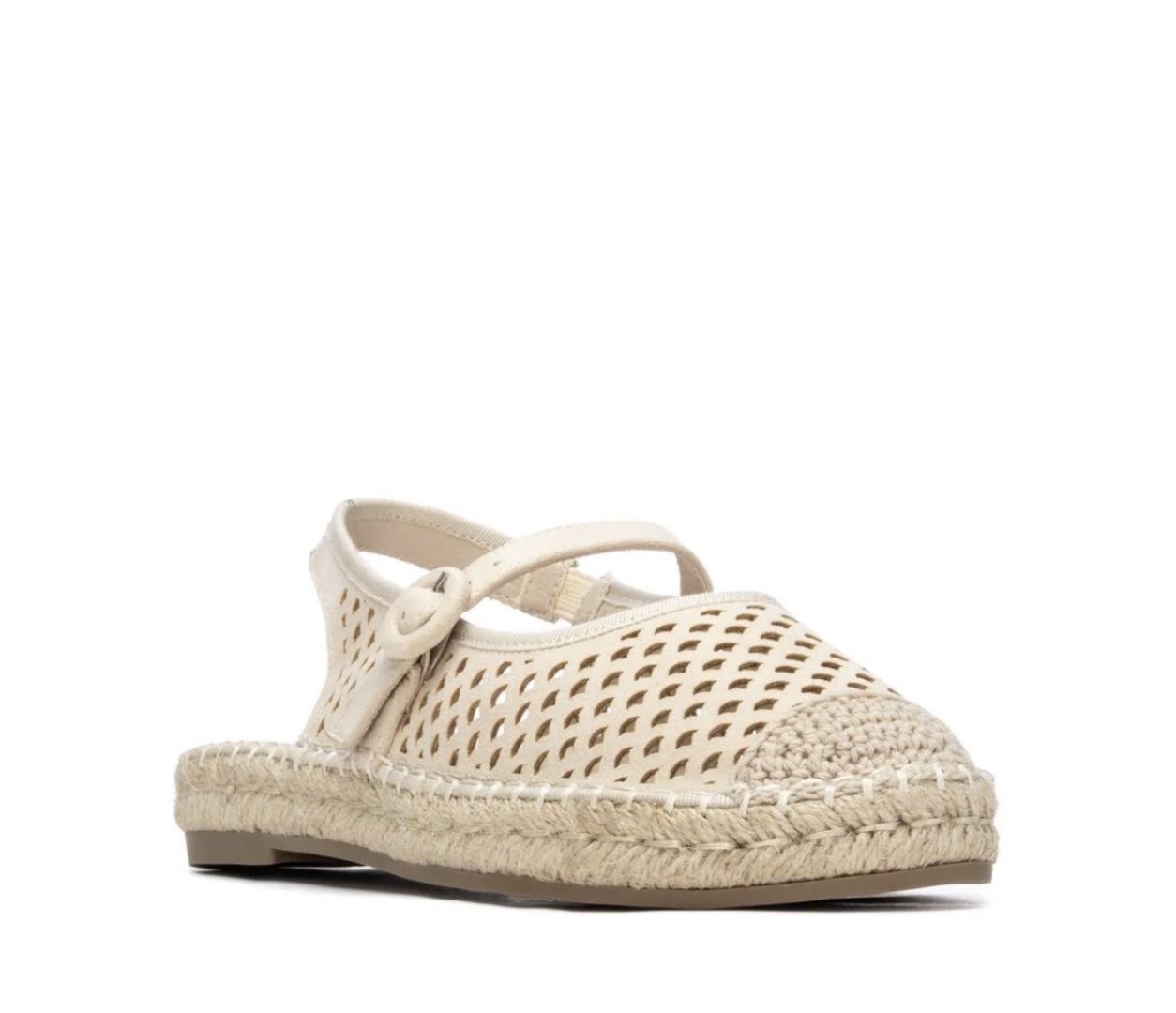 Sandalia plana cerrada por delante en beige 175226 de REFRESHOES. M-077