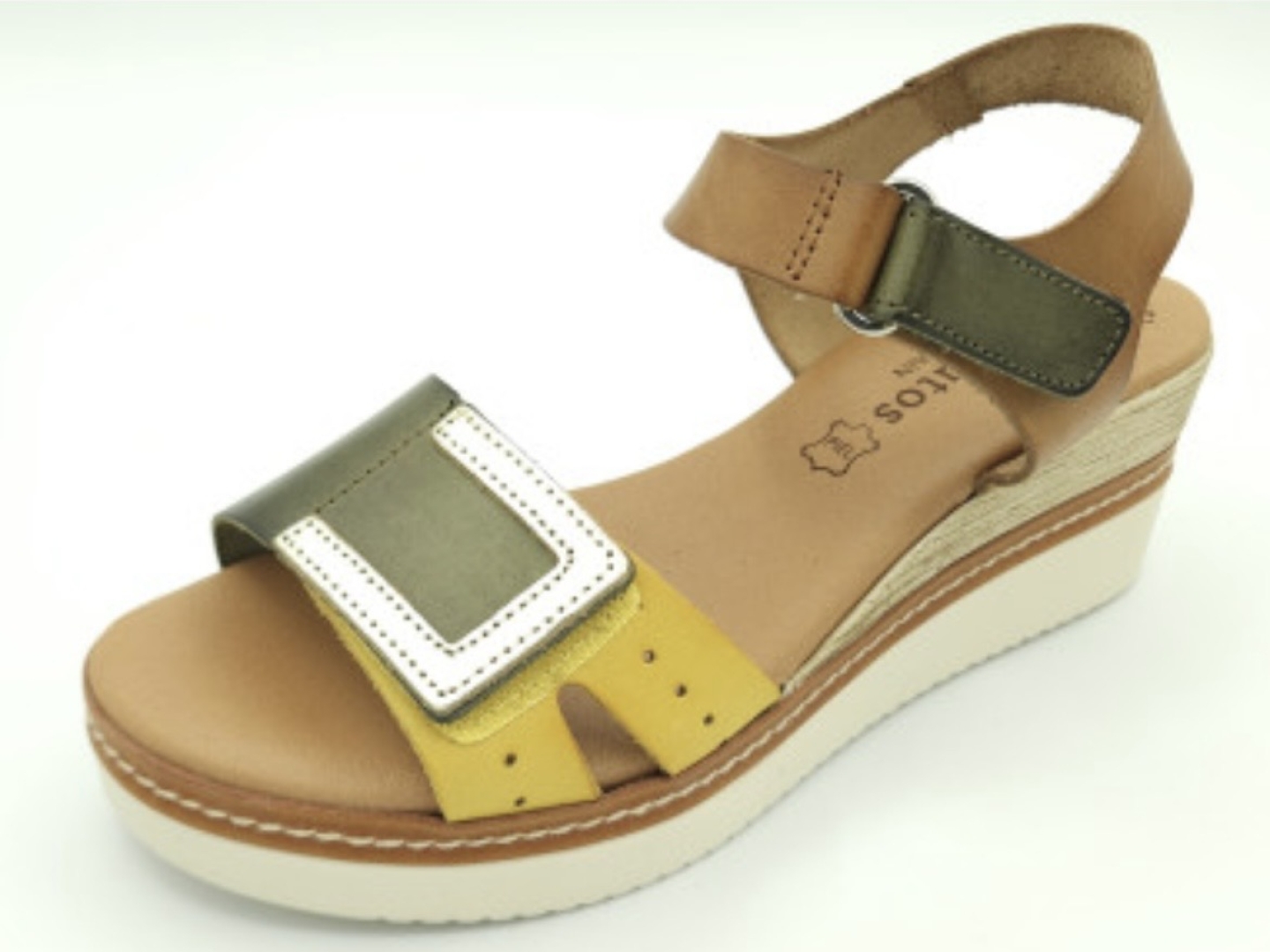 Sandalia de cuña media en piel kaki y mostaza 558 de EVA FRUTOS. M-121