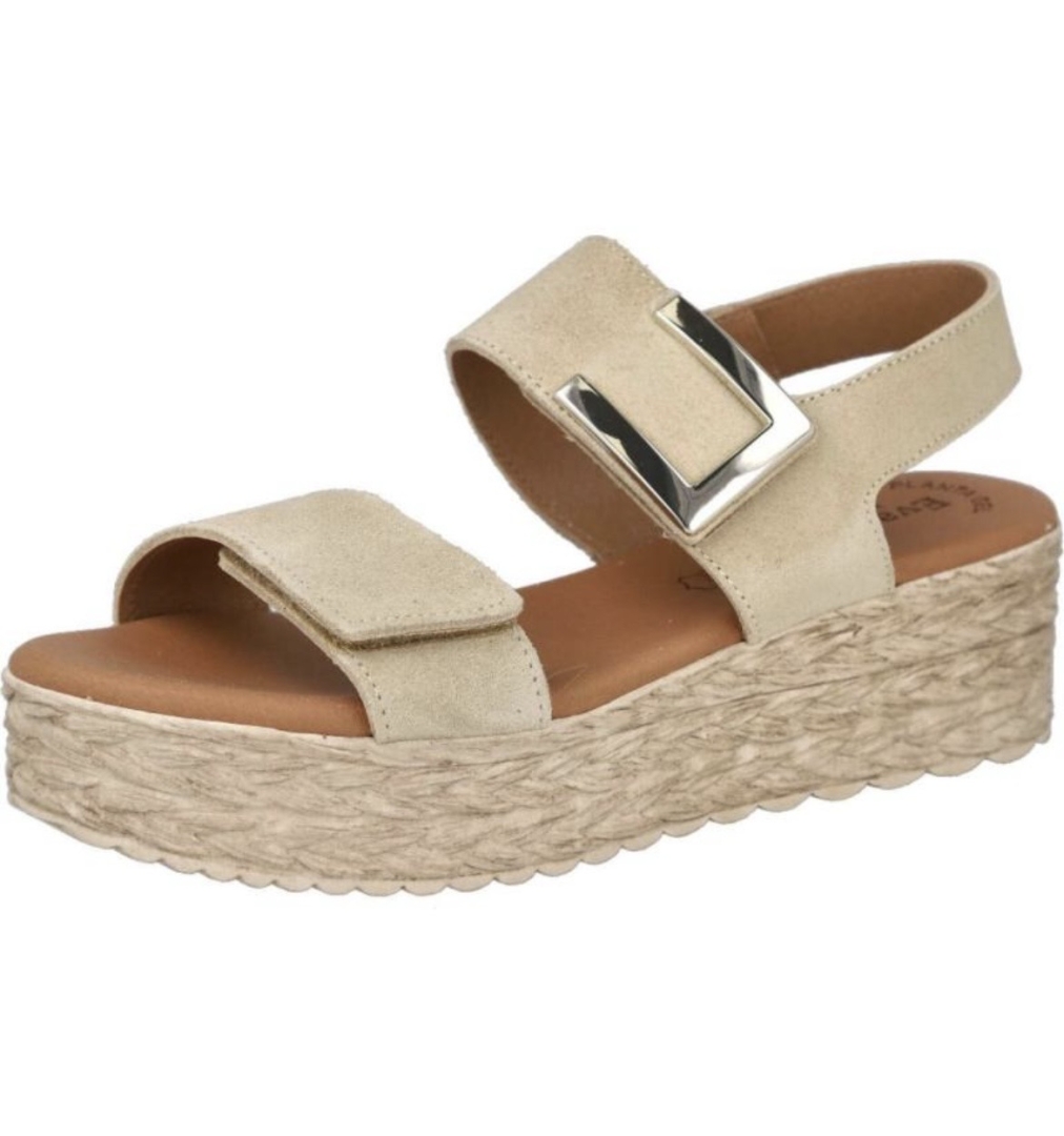 Sandalias con cuña media en piel beige 724 de EVA FRUTOS. M-124
