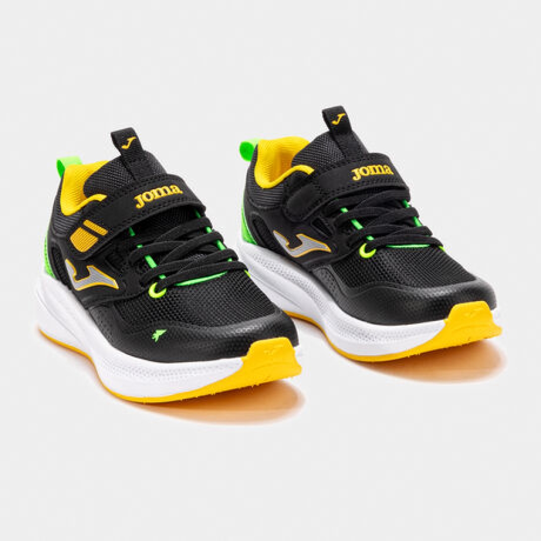 Zapatillas JOMA para niños modelo FERRO en negro. D-110