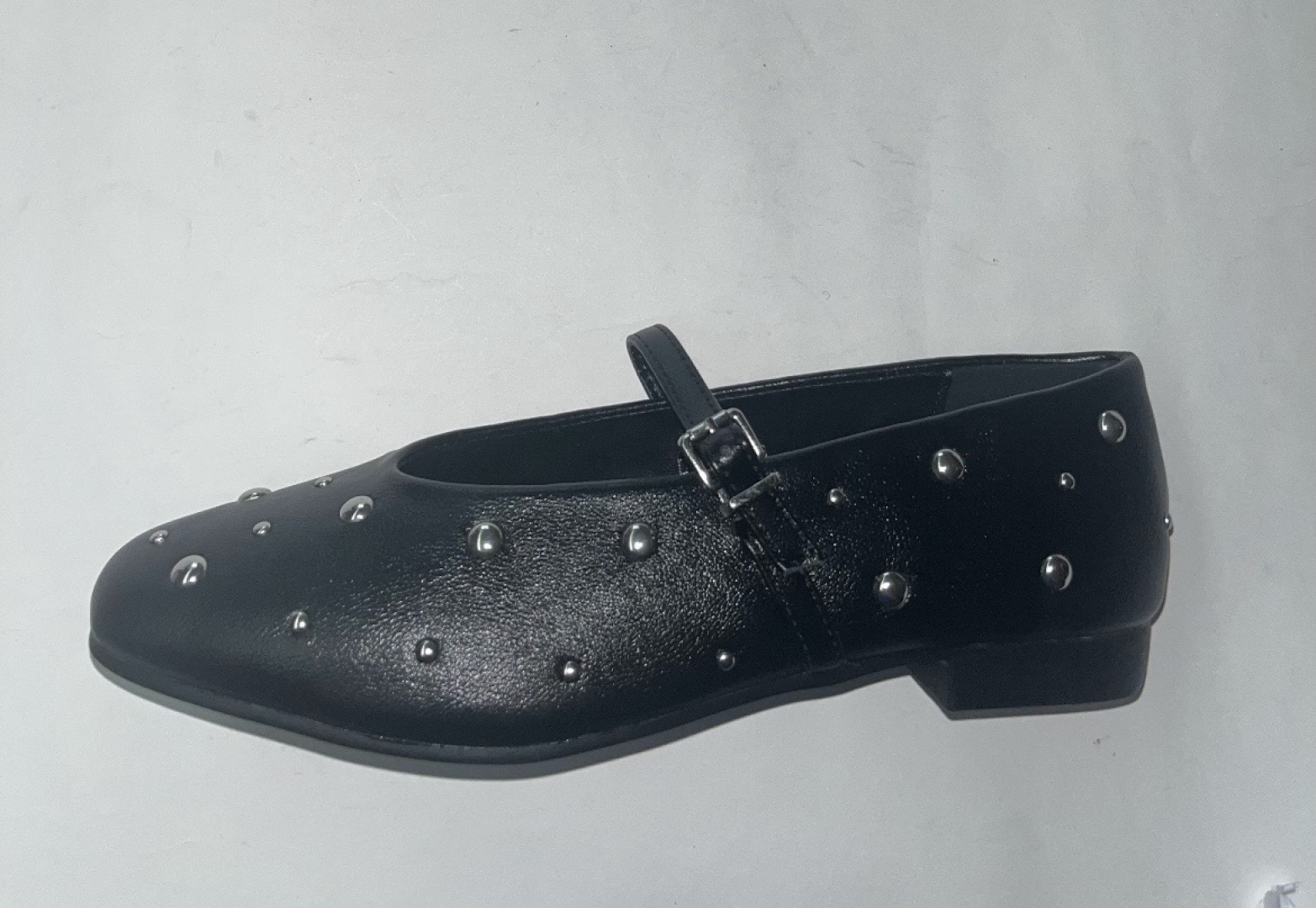 Mercedita o Mary Jane en negro con tachuelas DDN31826 de D’ANGELA. M-149