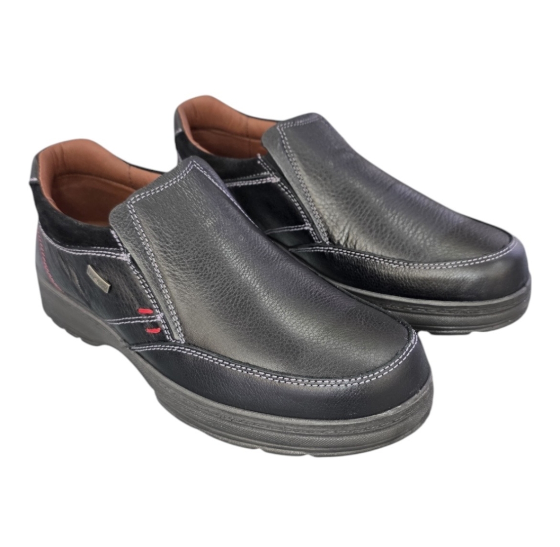 Zapato mocasín de hombre de piel negra 22420 de LUISETTI. H-522