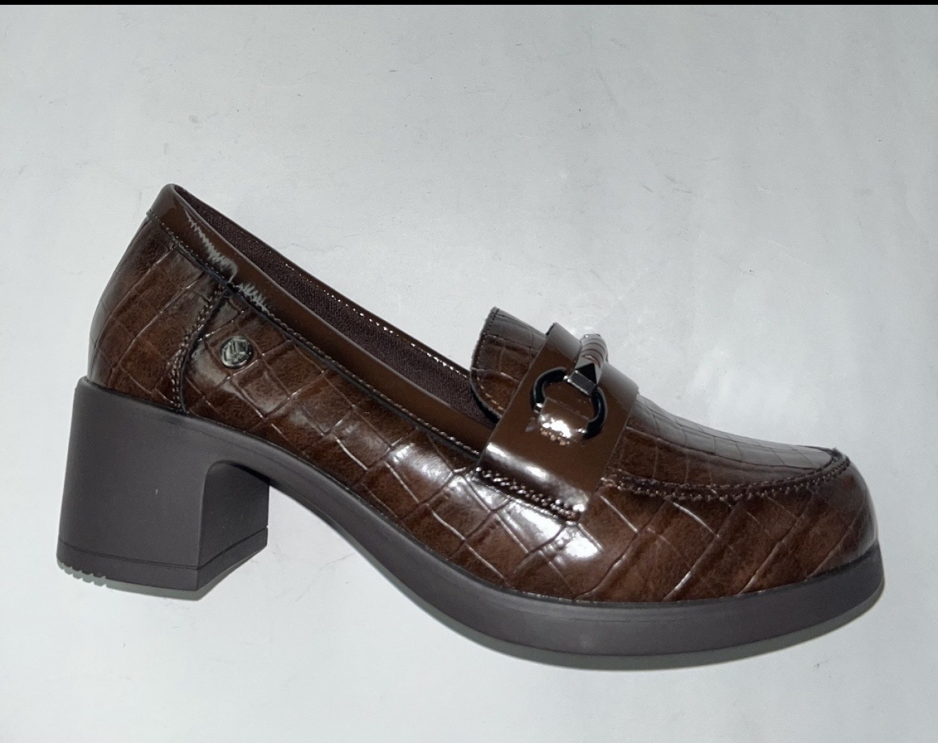 Mocasín marrón grabado con tacón 26M710 MYSOFT. M-158