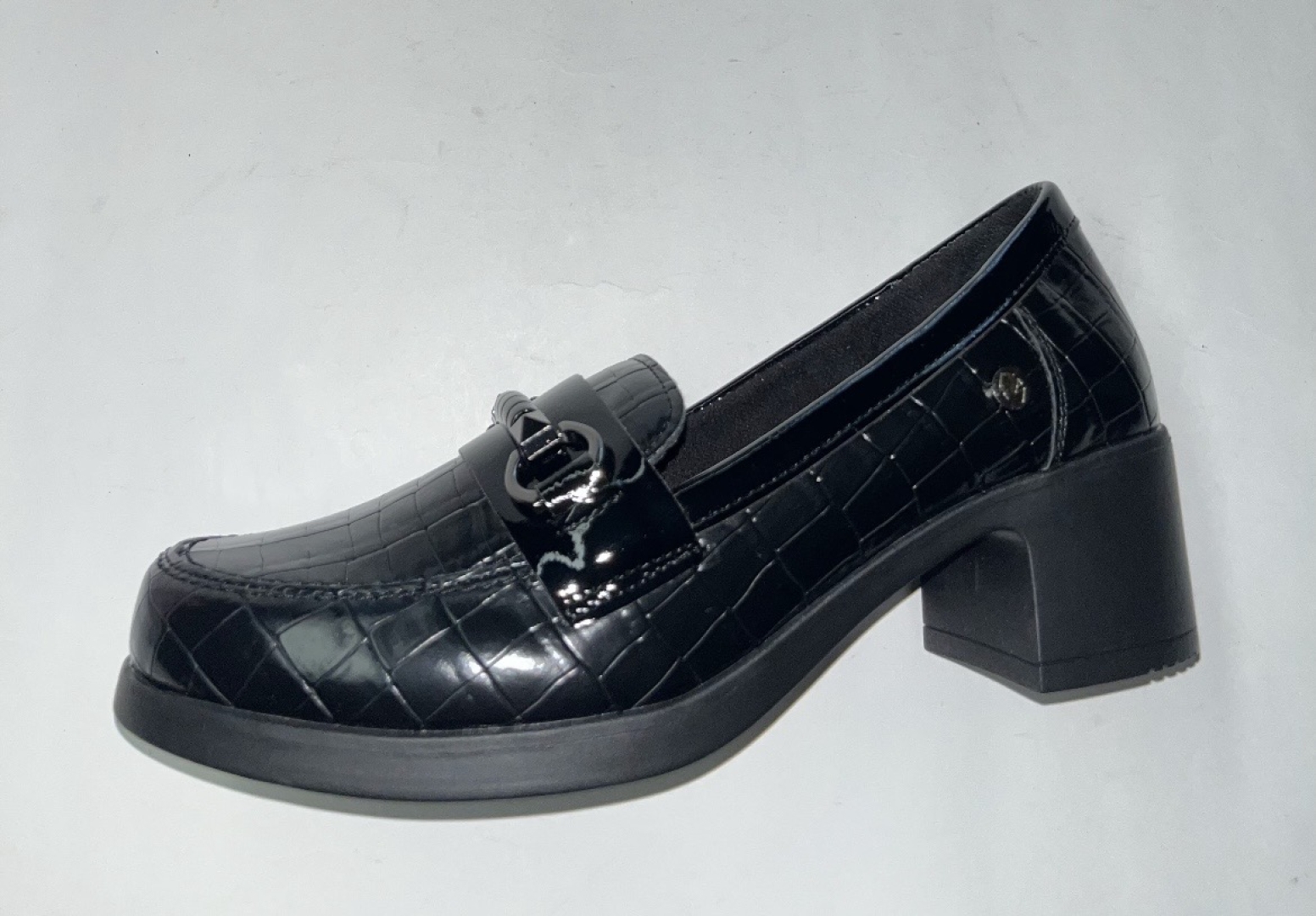 Mocasín con tacón en negro grabado 28M710 MYSOFT. M-159