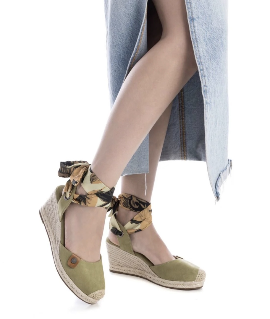 Alpargata con cuña yute en antelina kaki 174541 de REFRESHOES. M-607