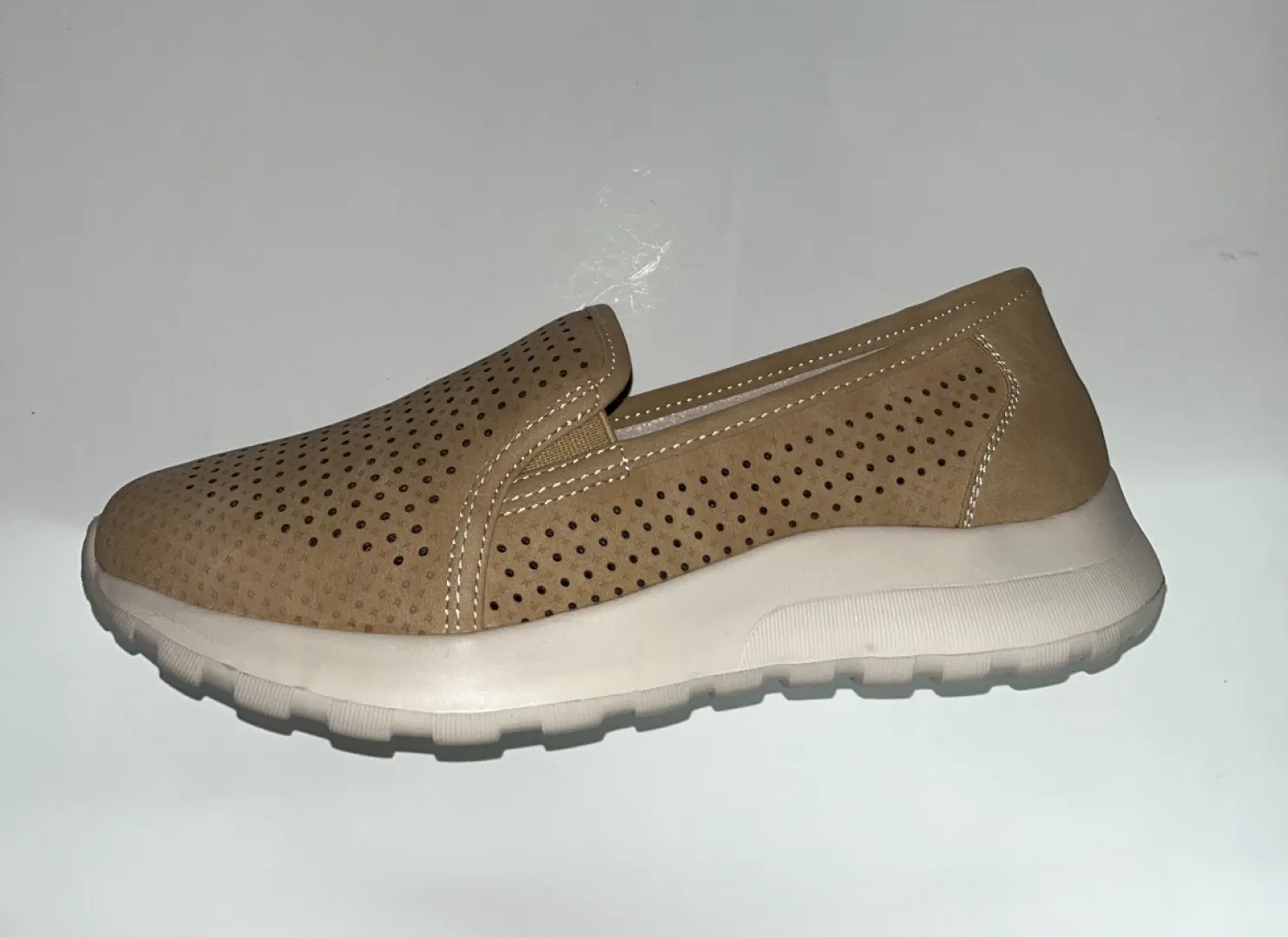 Zapato deportivo en piel camel 3000 RELAX4YOU. M-539