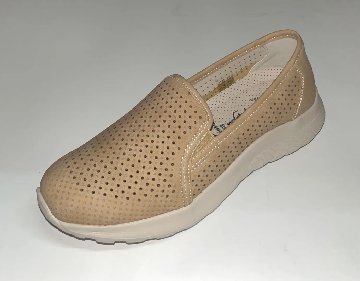 Zapato deportivo en piel camel 3000 RELAX4YOU. M-539