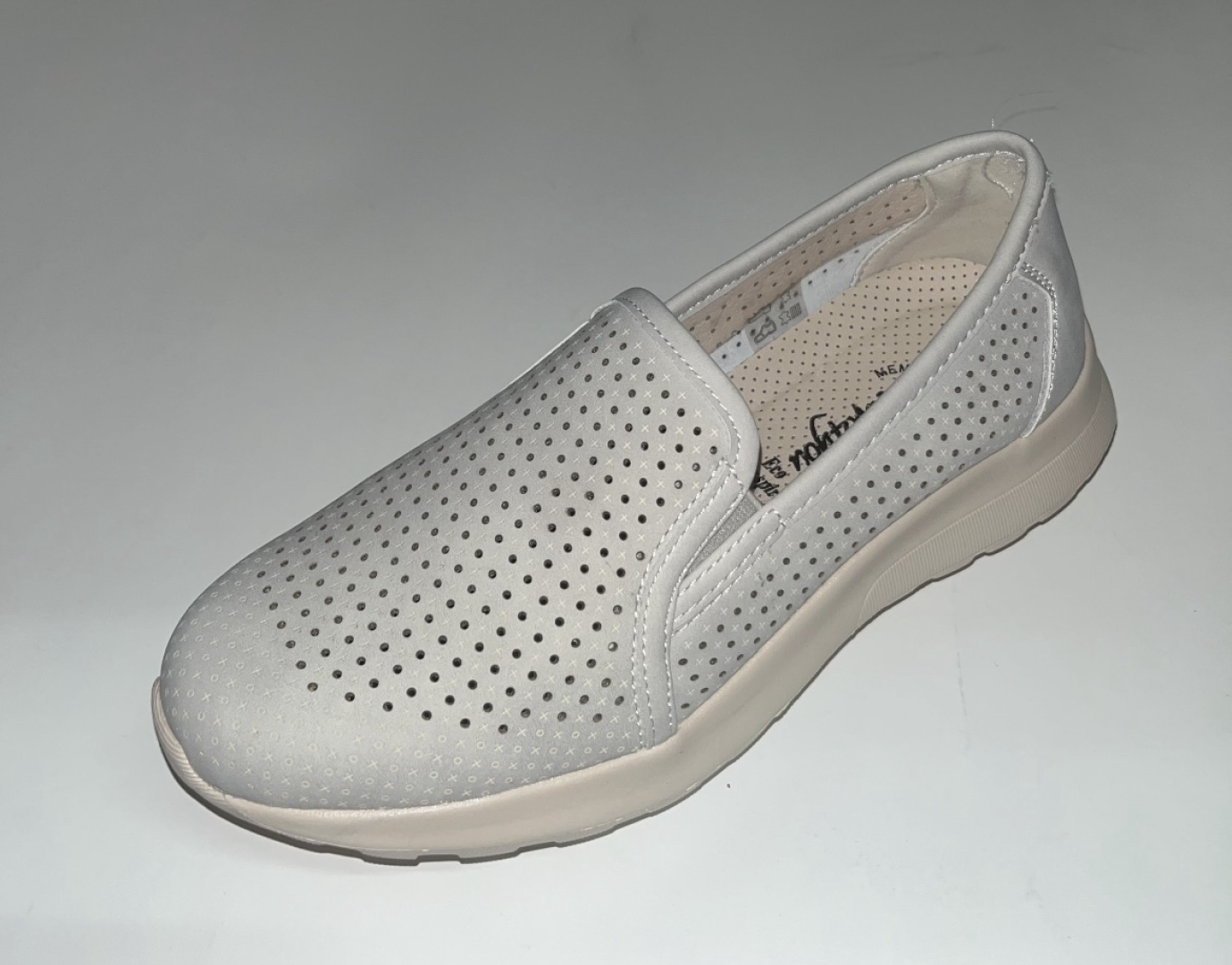 Zapato deportivo en piel hielo 3000 de RELAX4YOU. M-540