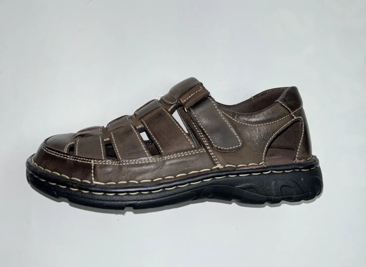 Sandalia semicerrada para hombre en piel marrón 852-N de FLEXPIES. H-506