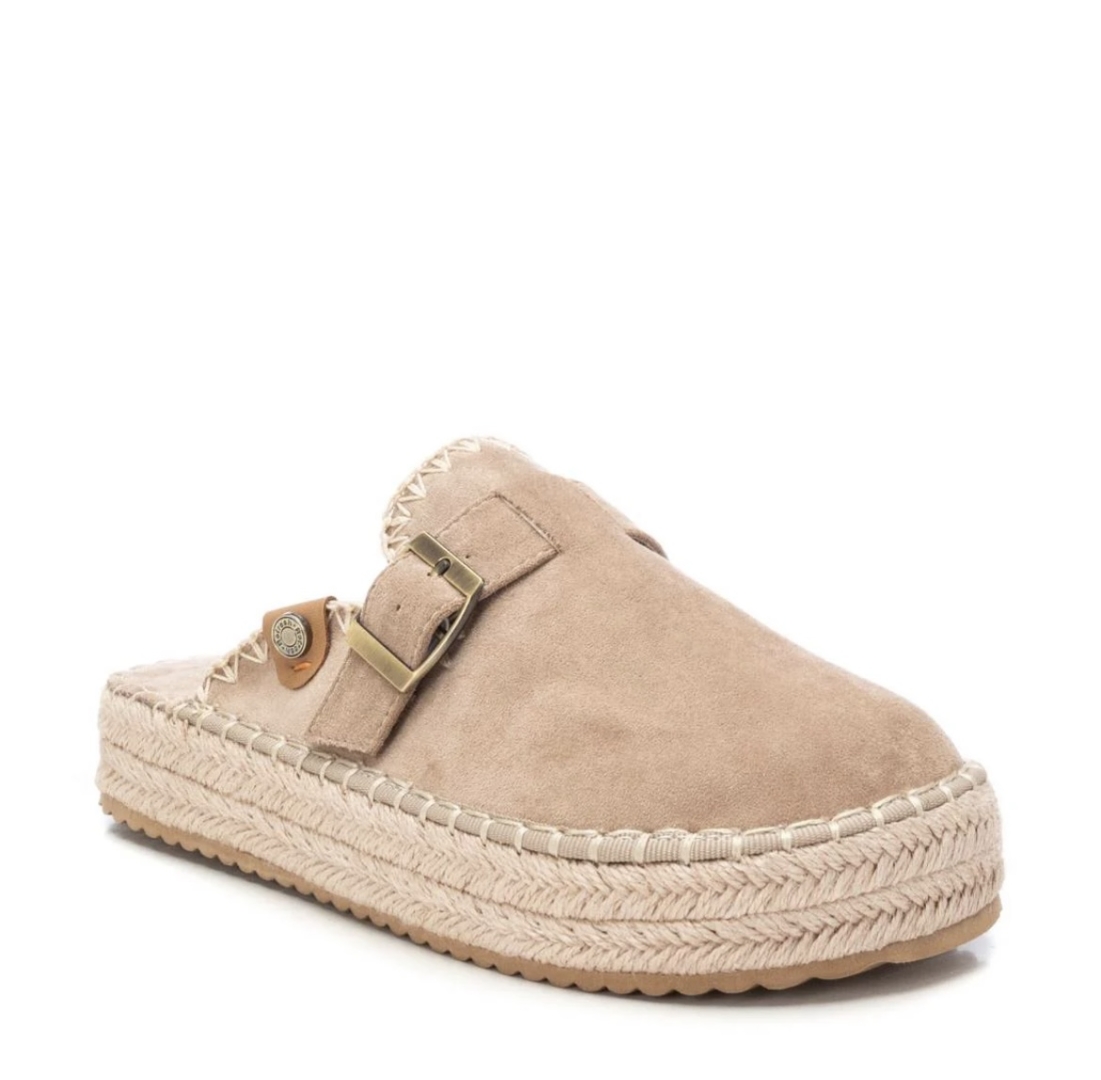 Zuecos de antelina camel 174543 de REFRESHOES. M-606