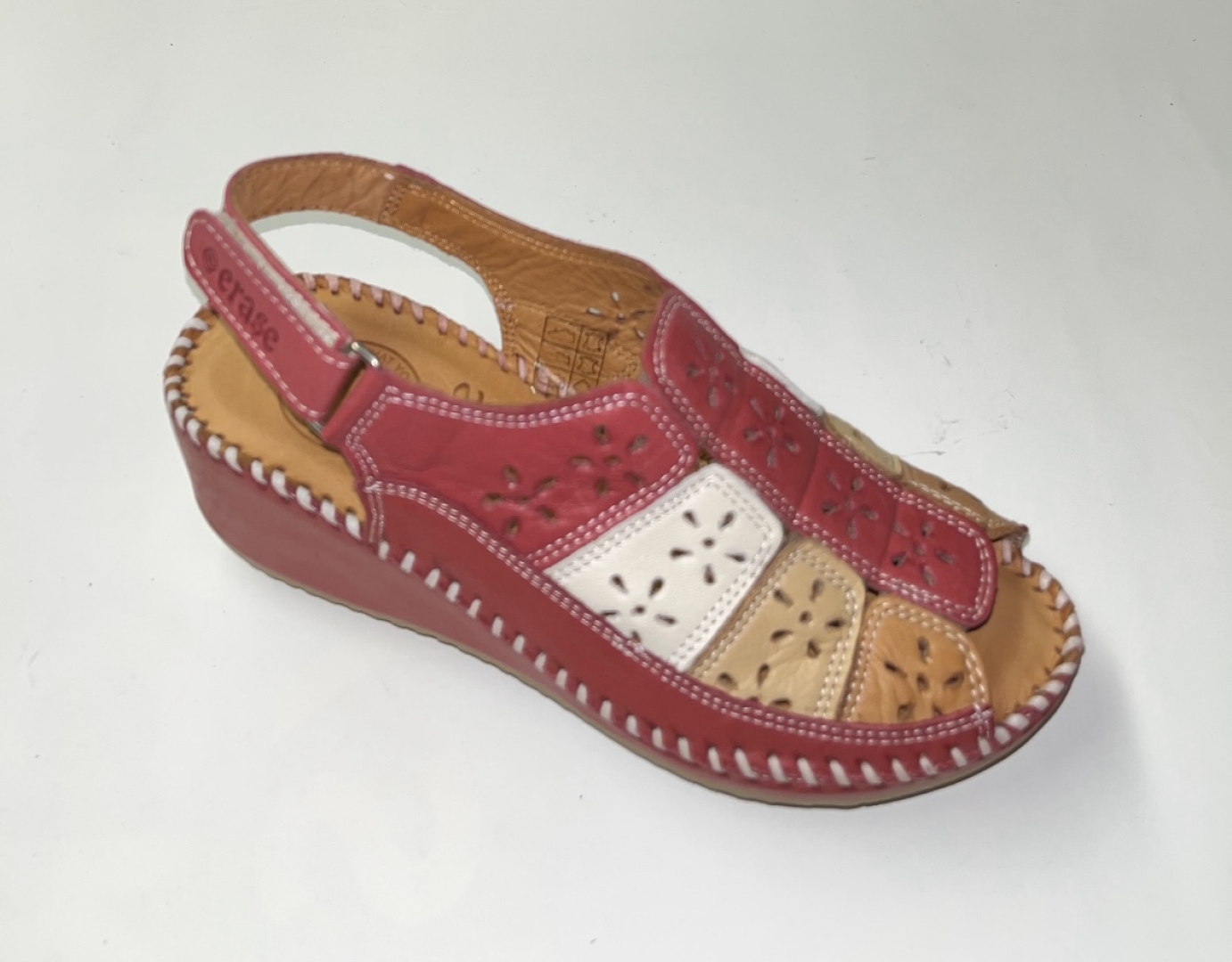 Sandalia para mujer en piel rojo 793-50 de ERASESHOES. M-596